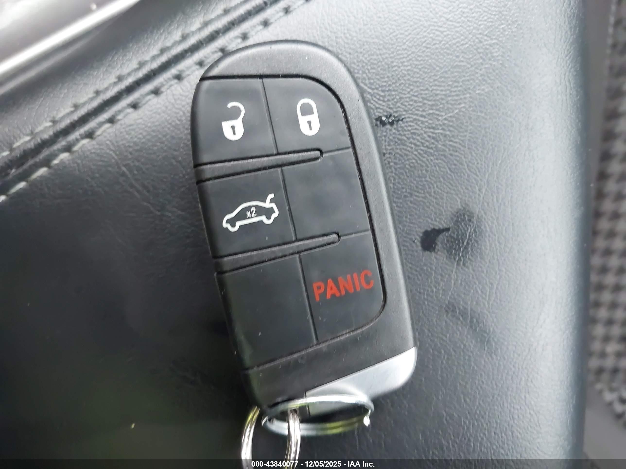 DODGE CHALLENGER image 11