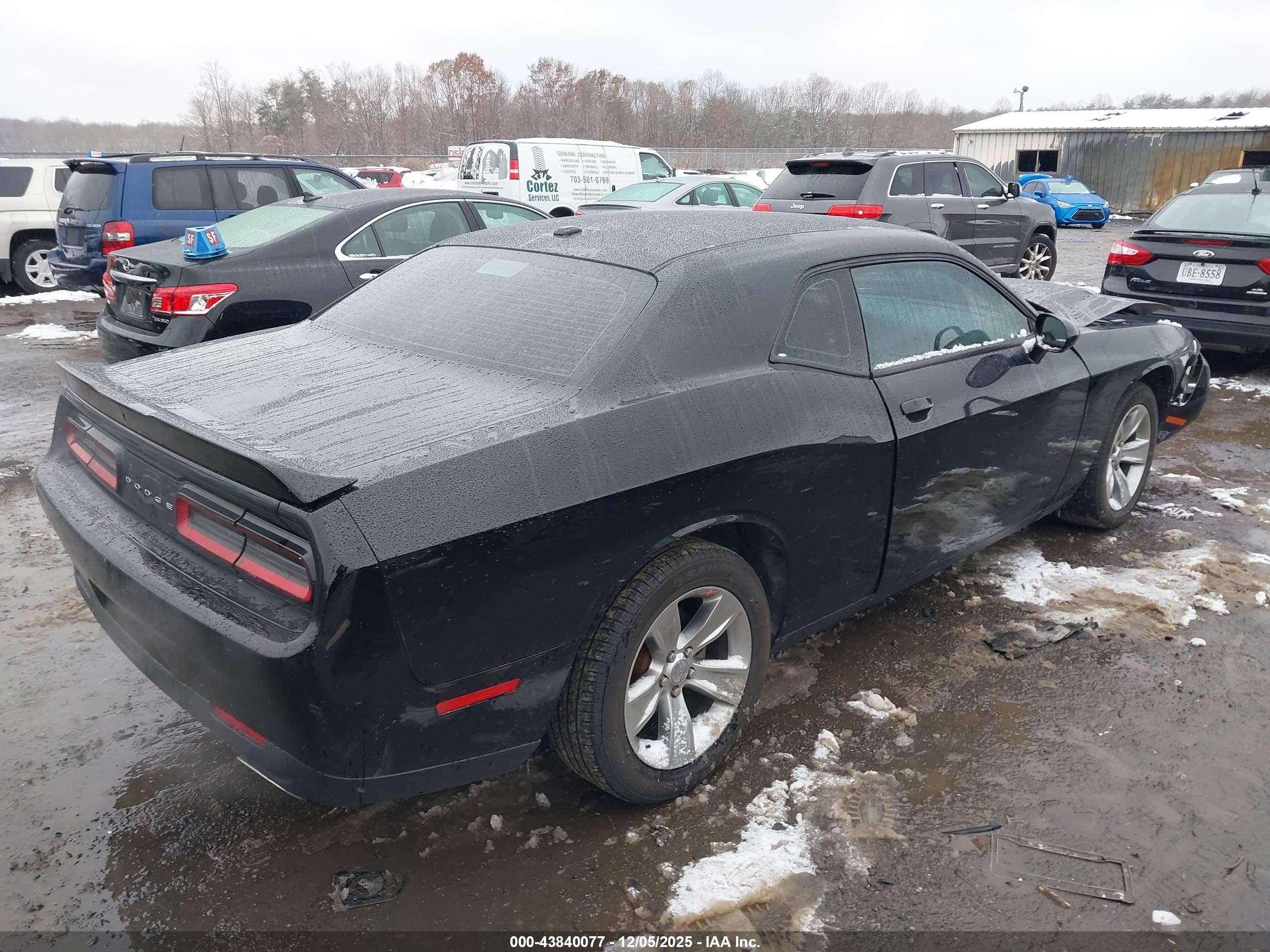 DODGE CHALLENGER image 4