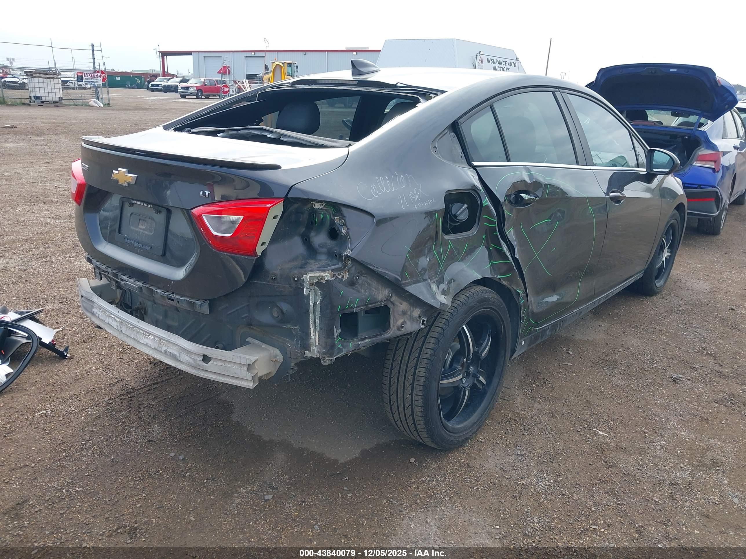 CHEVROLET CRUZE image 4