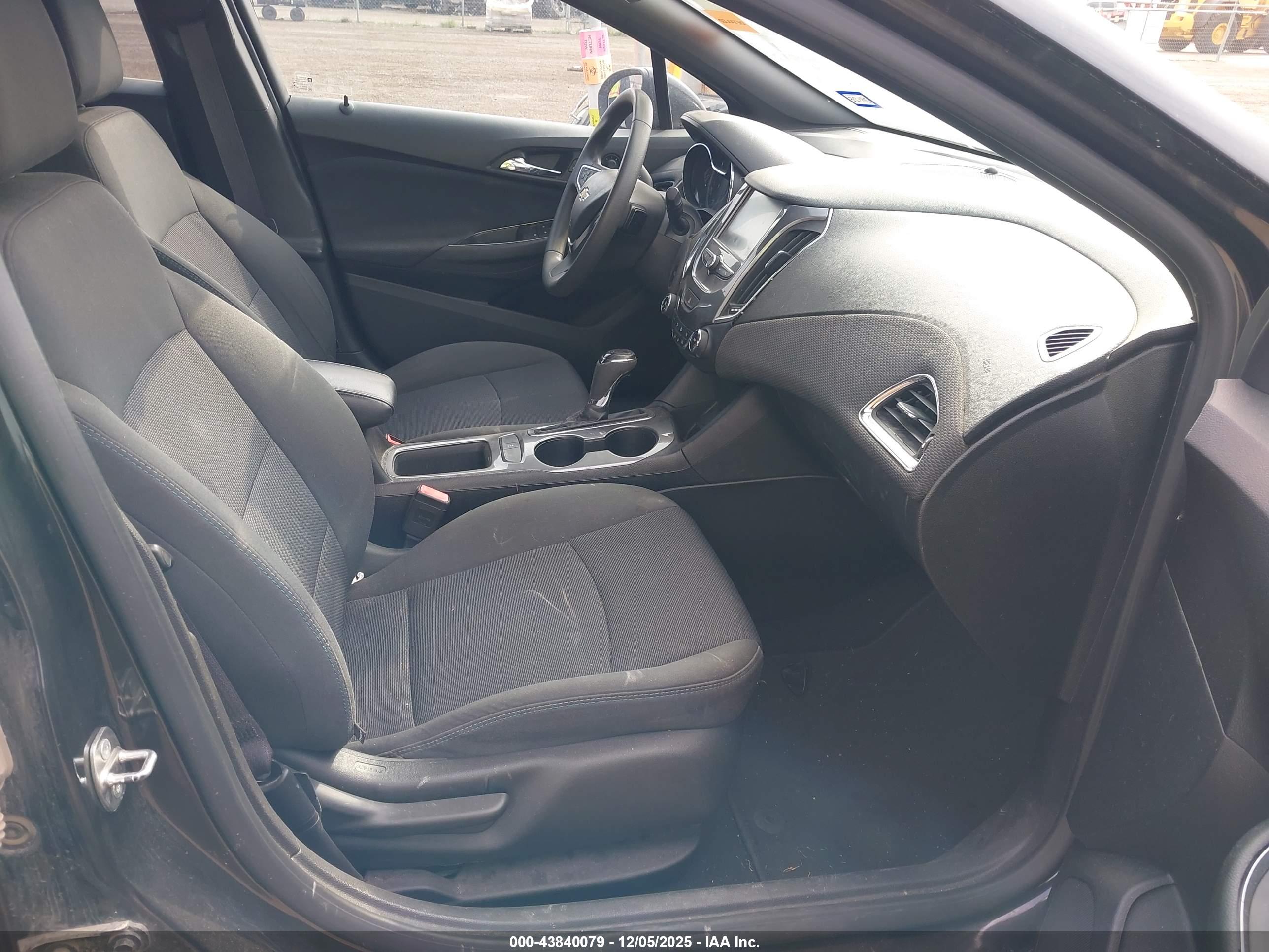 CHEVROLET CRUZE image 5
