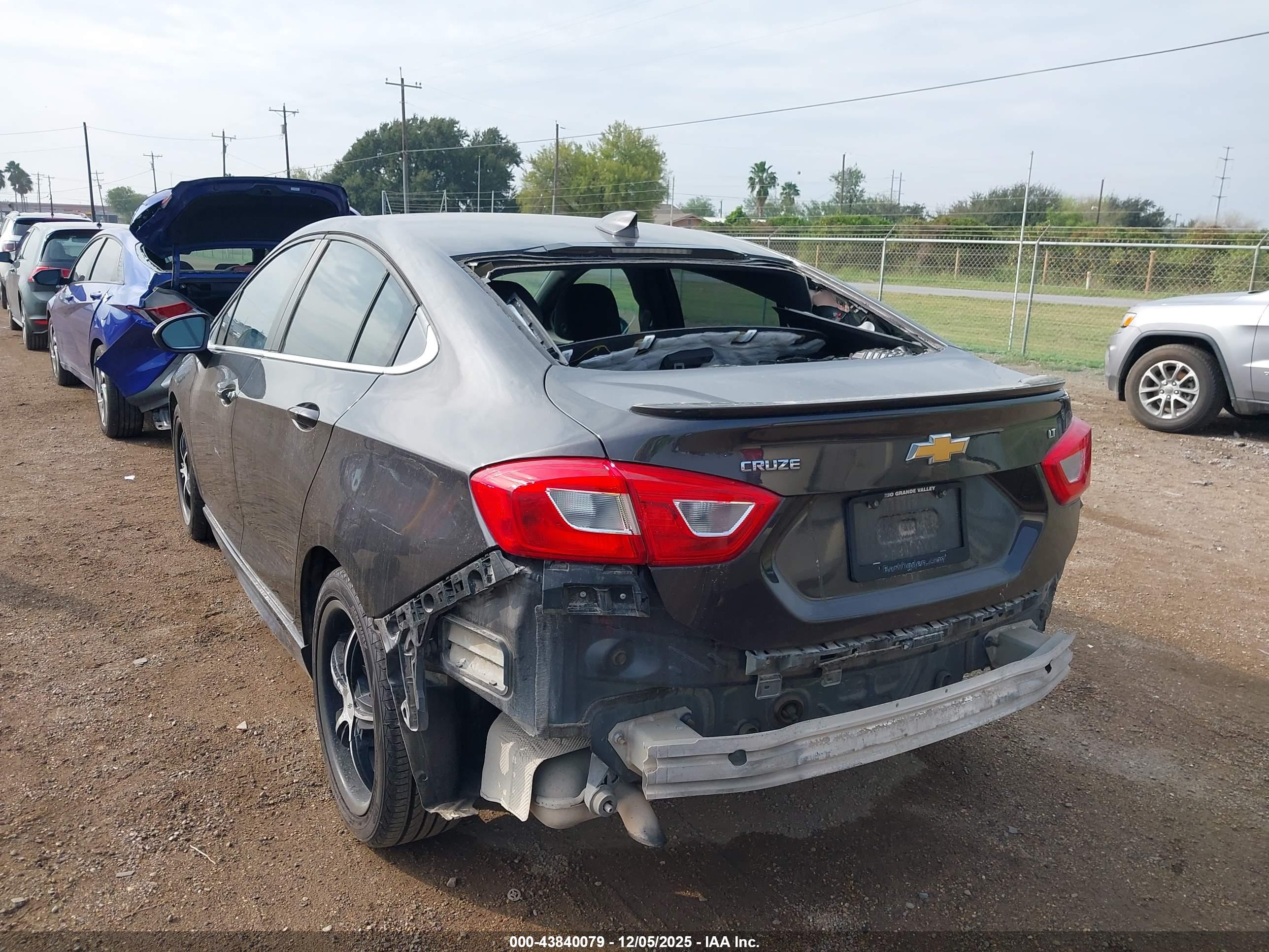 CHEVROLET CRUZE image 6