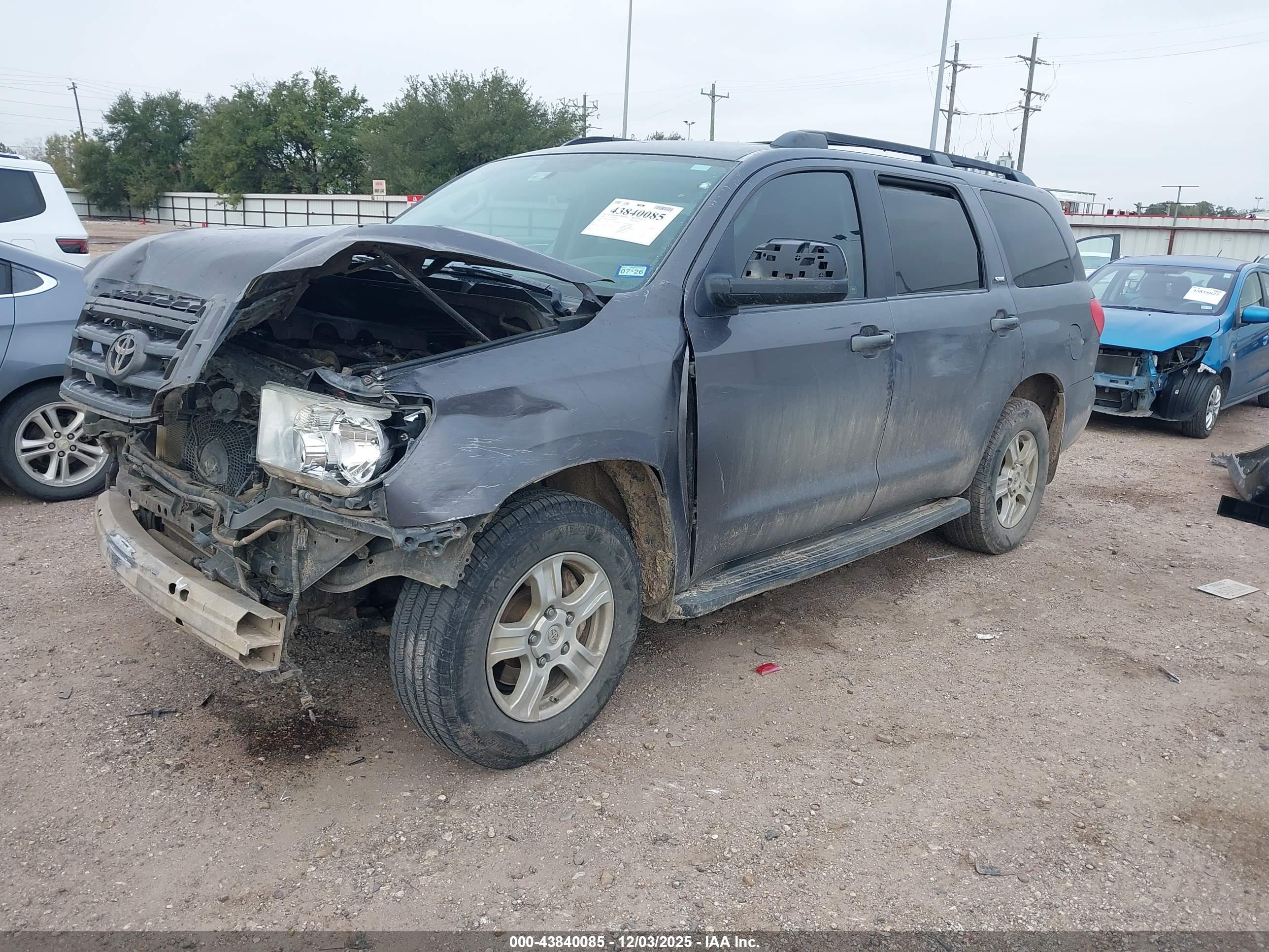 TOYOTA SEQUOIA image 2