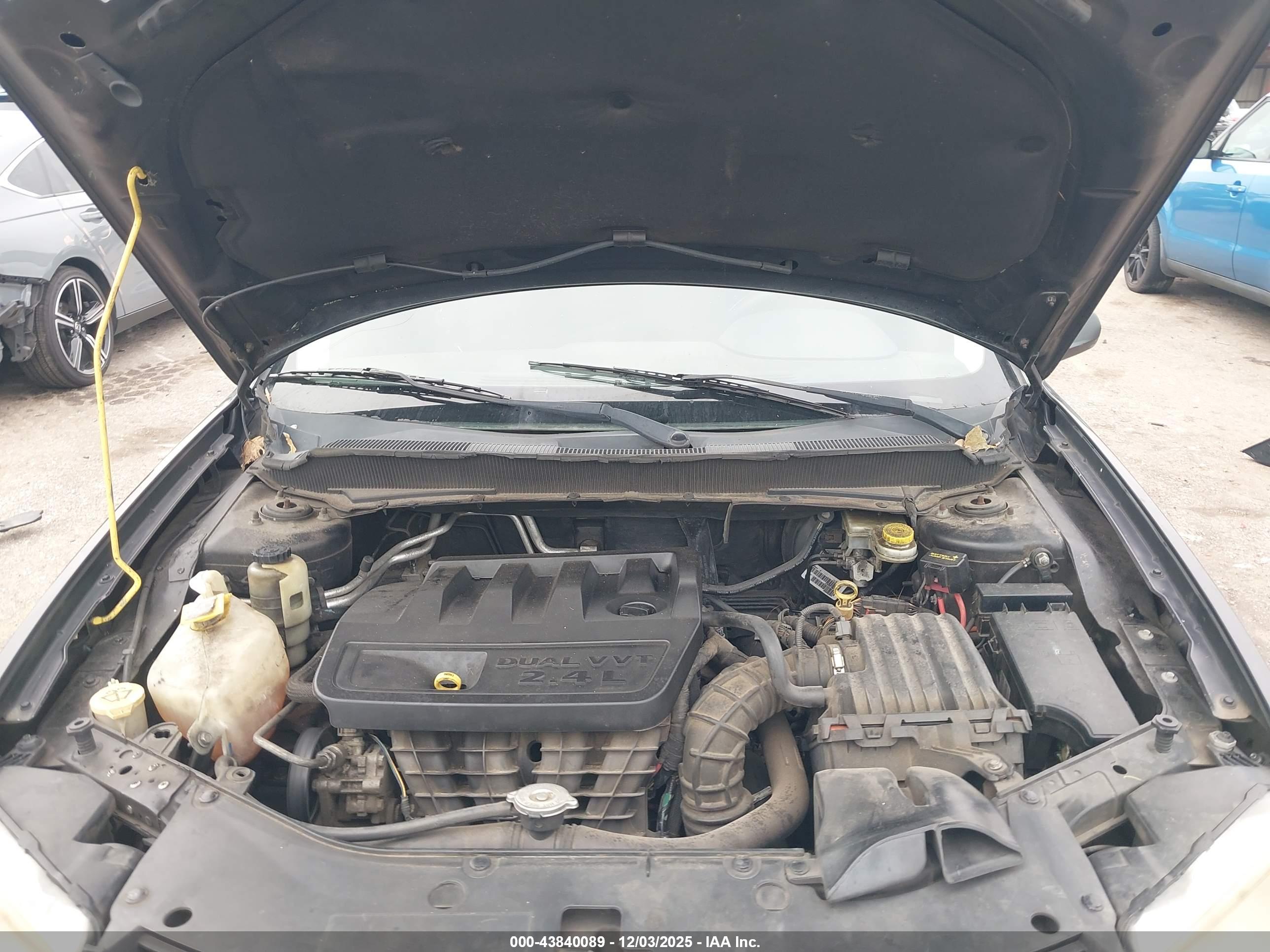 DODGE AVENGER image 10