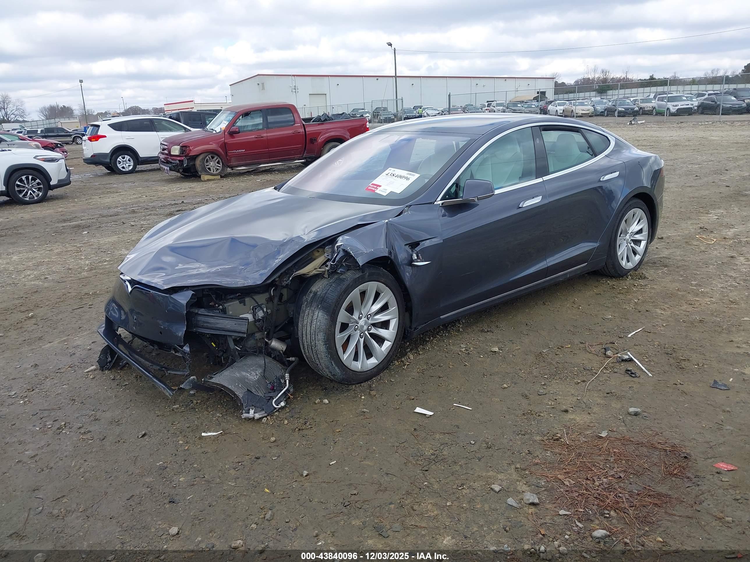 TESLA MODEL image 2