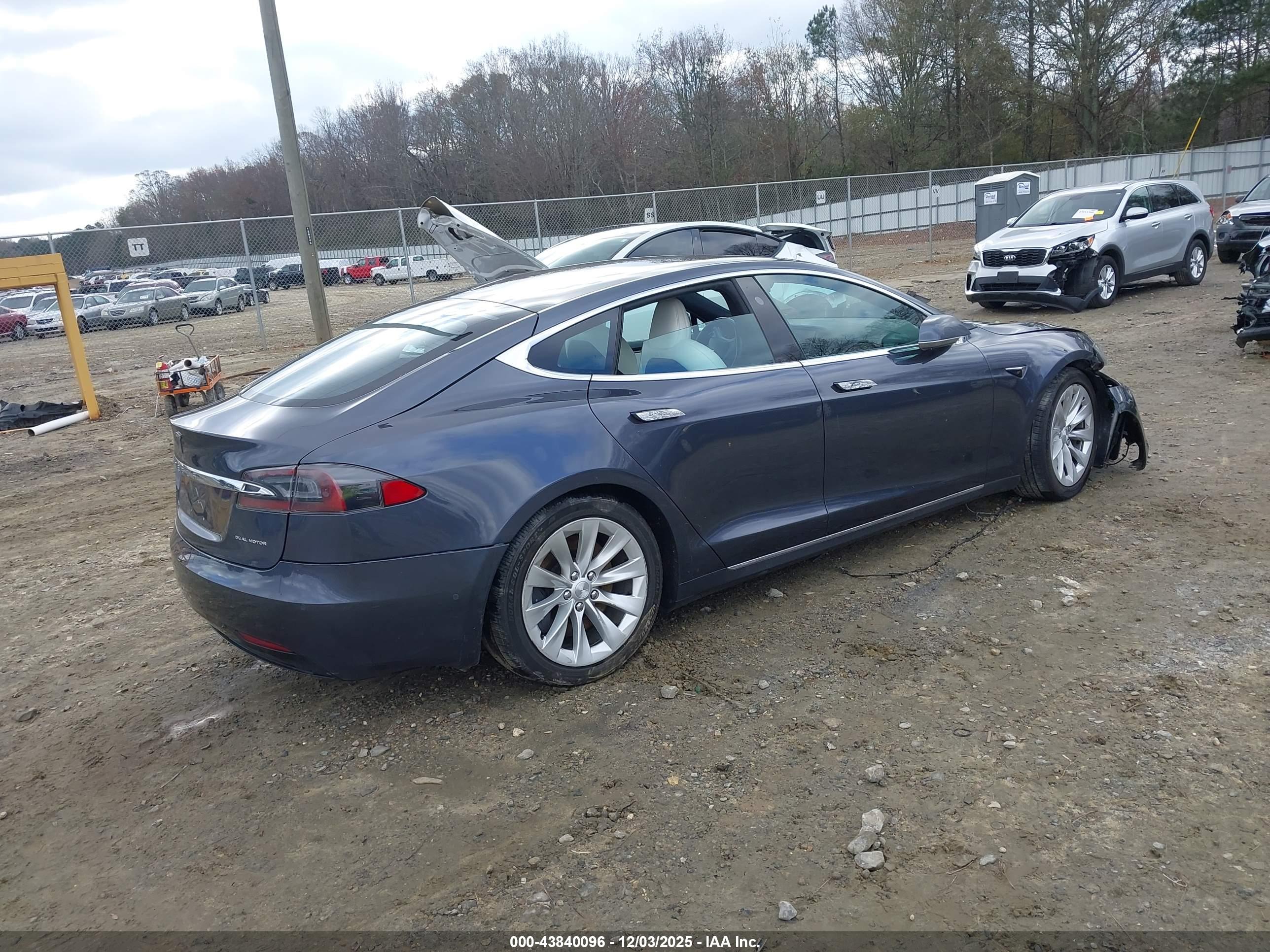 TESLA MODEL image 4