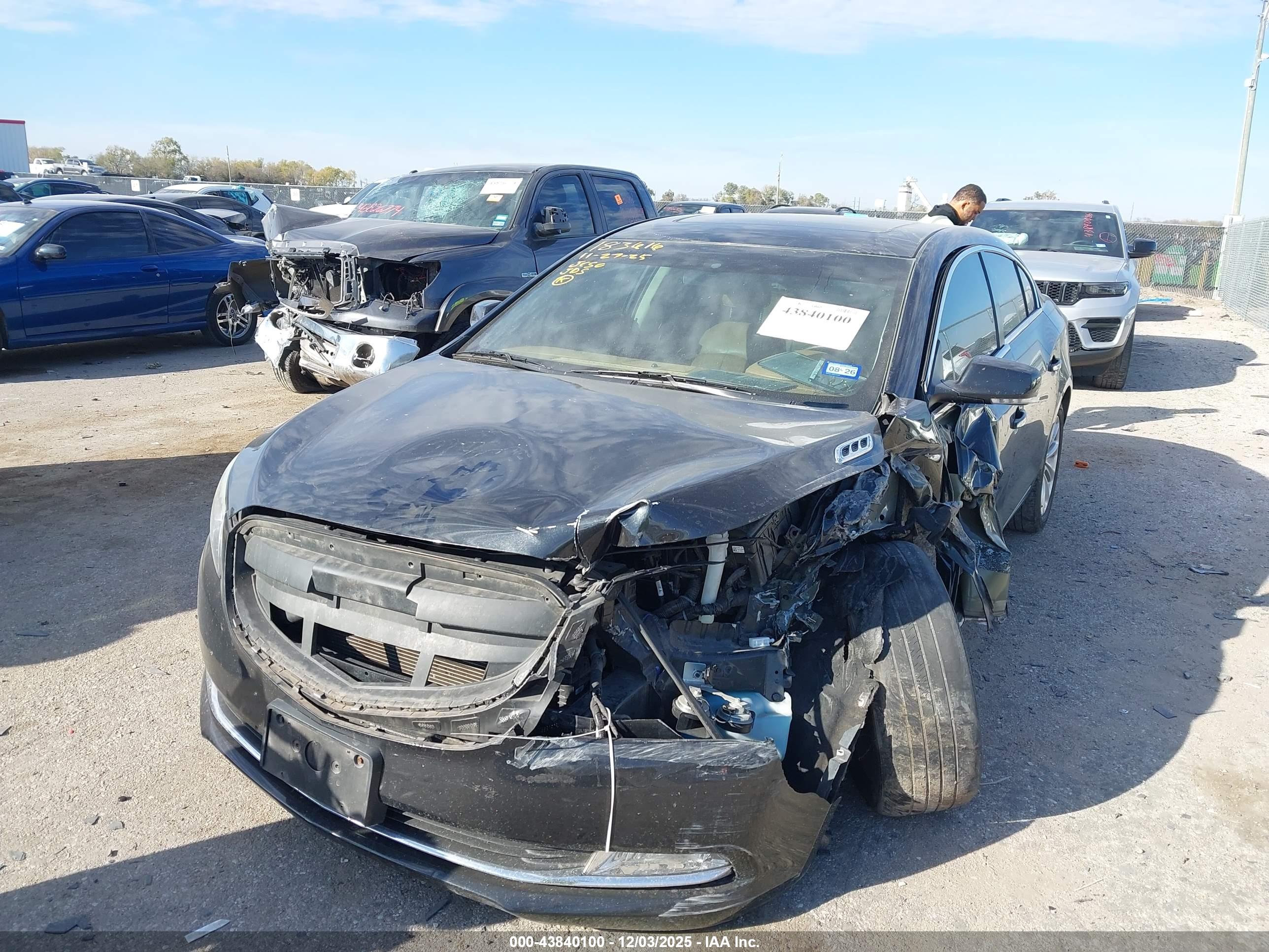 BUICK LACROSSE image 2
