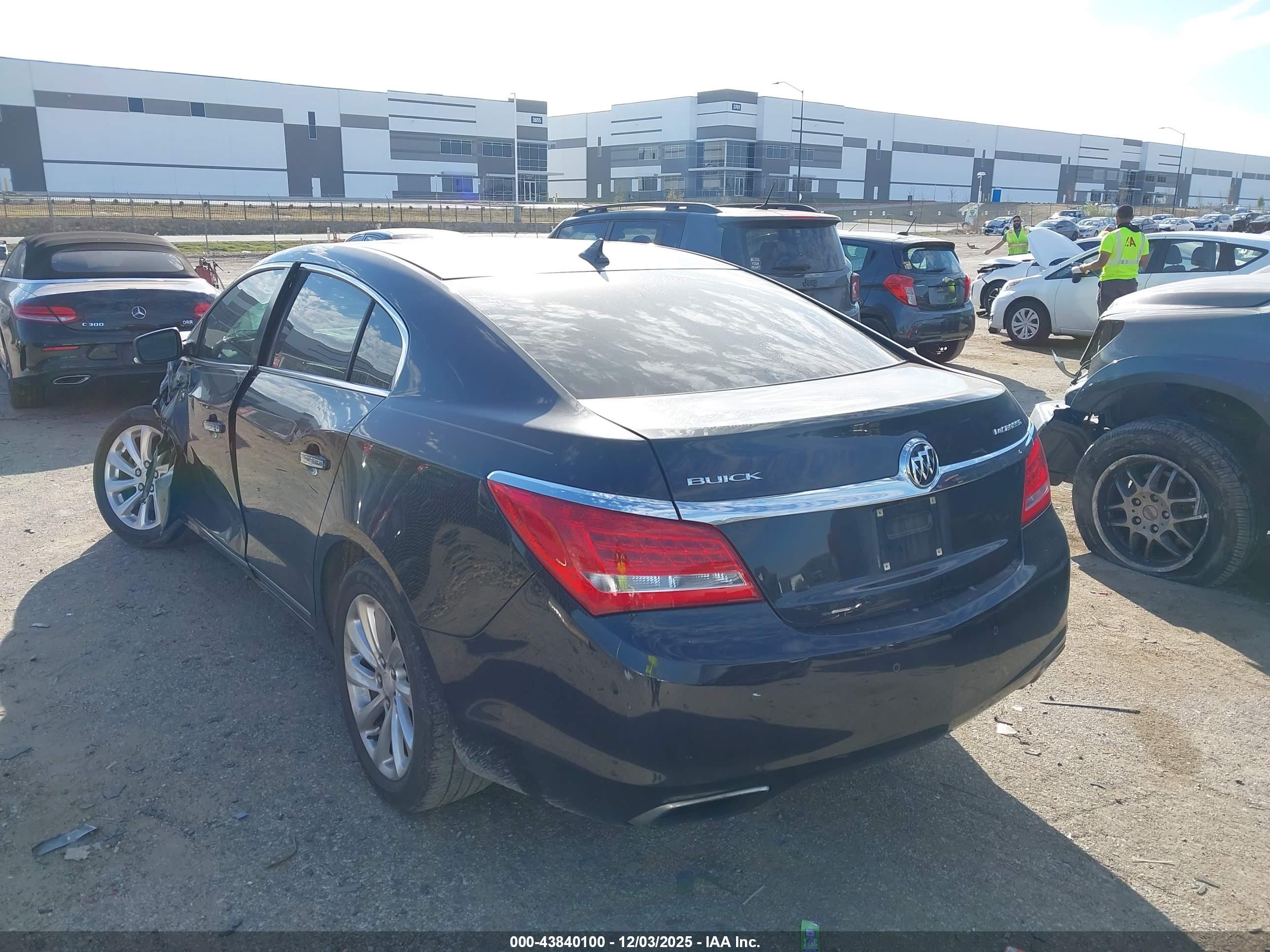 BUICK LACROSSE image 3
