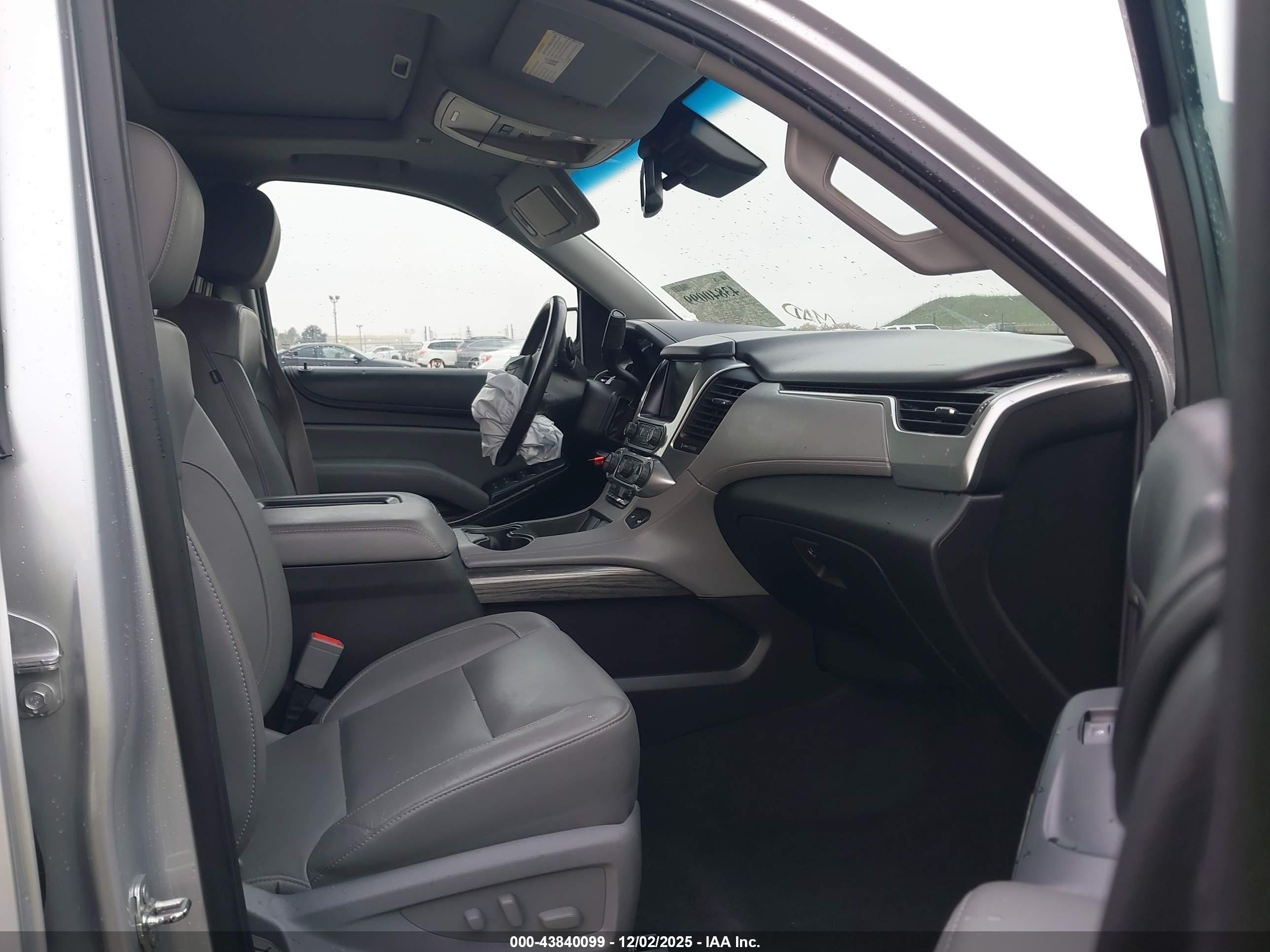 CHEVROLET TAHOE image 5