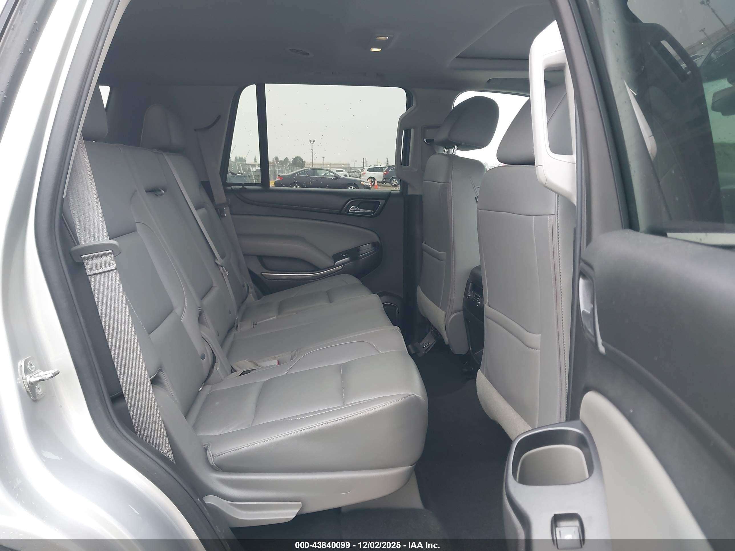 CHEVROLET TAHOE image 8