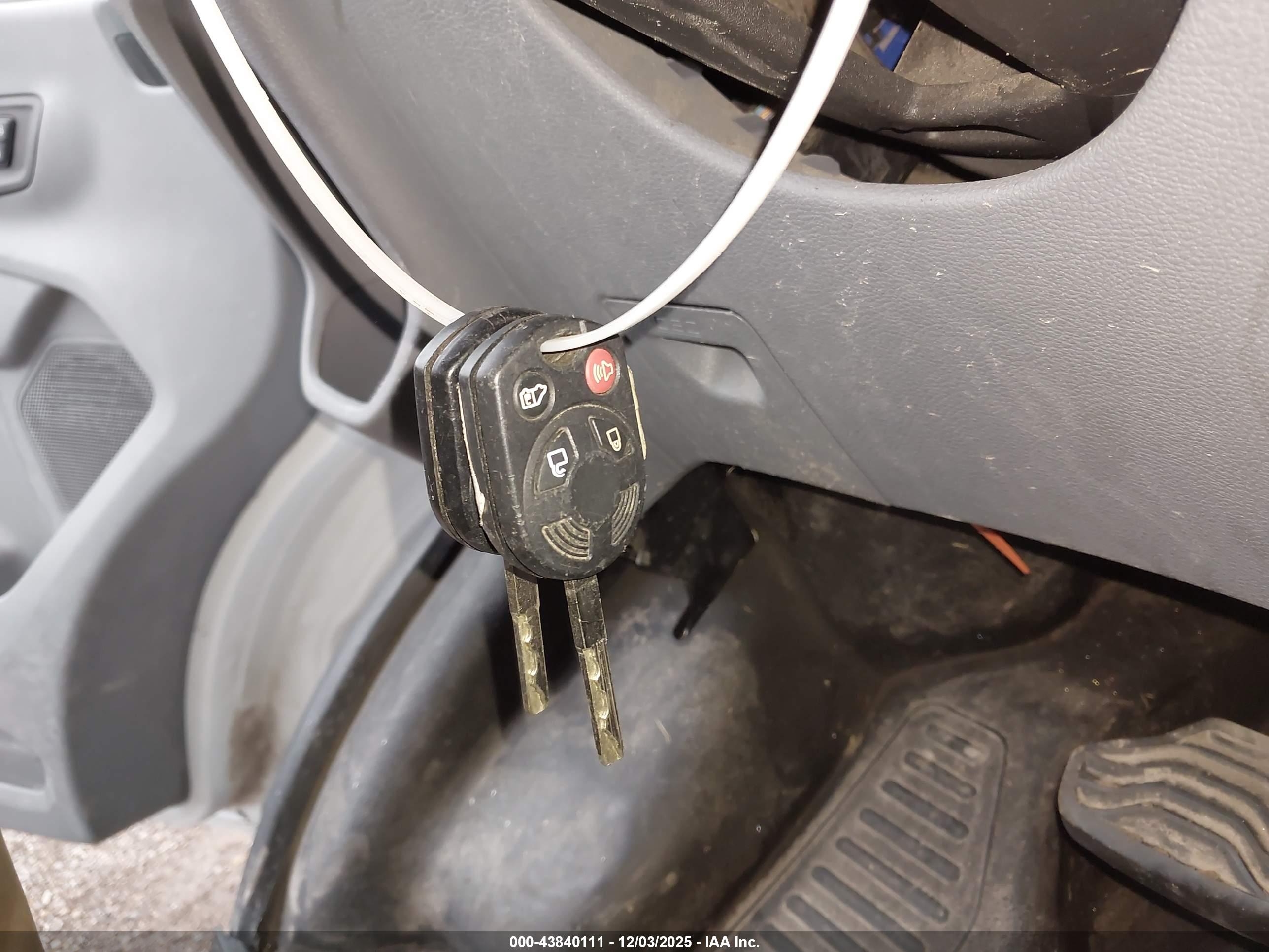FORD TRANSIT-150 image 11