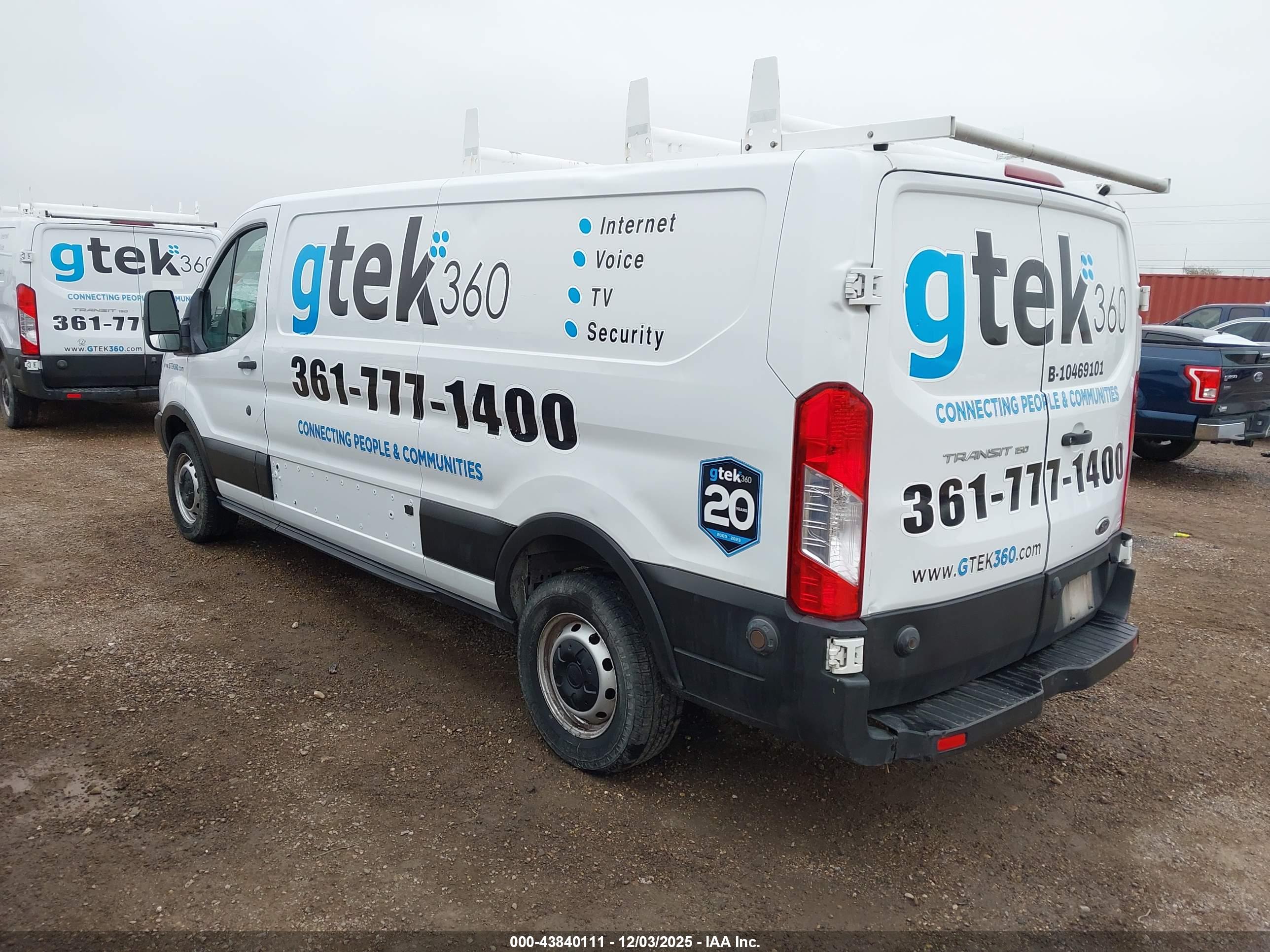 FORD TRANSIT-150 image 3