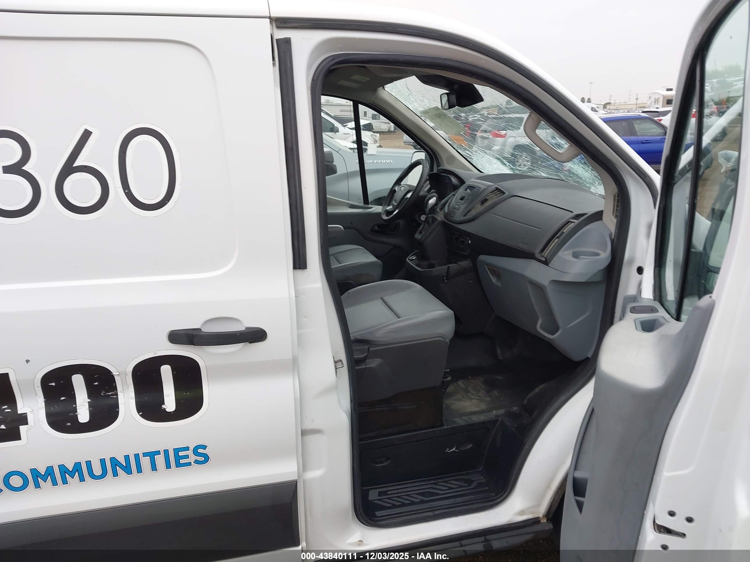 FORD TRANSIT-150 image 5