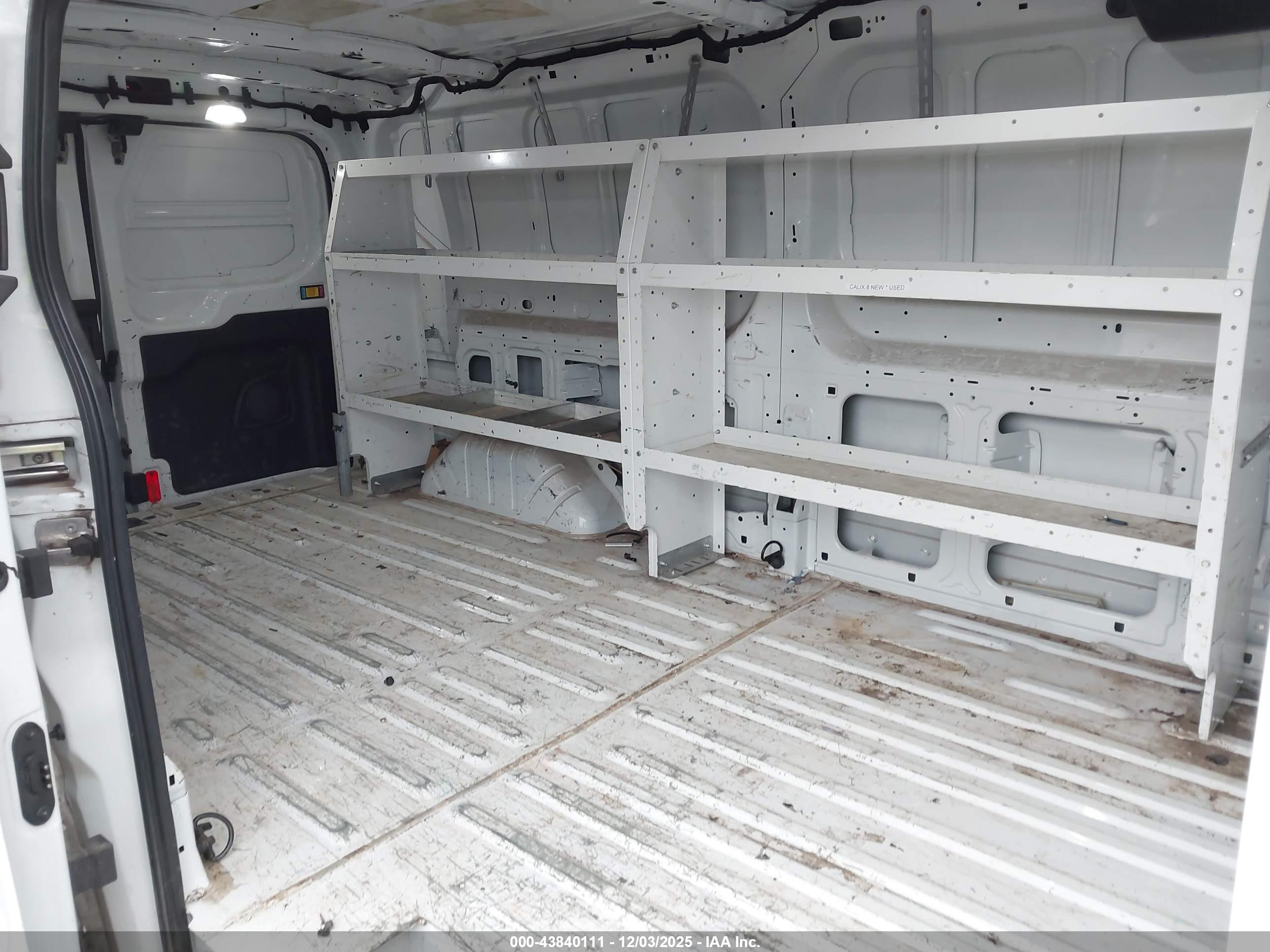FORD TRANSIT-150 image 8
