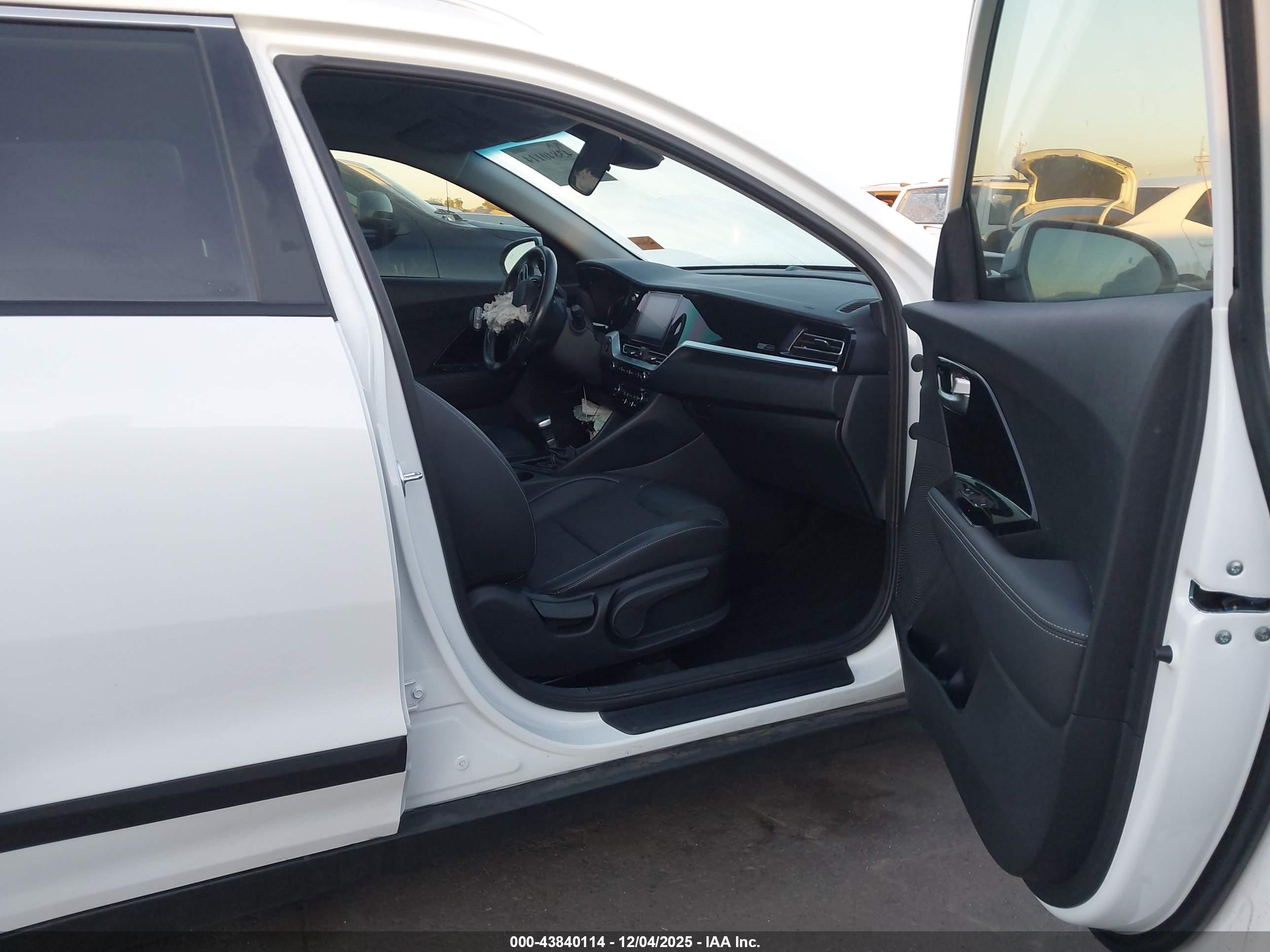KIA NIRO image 5