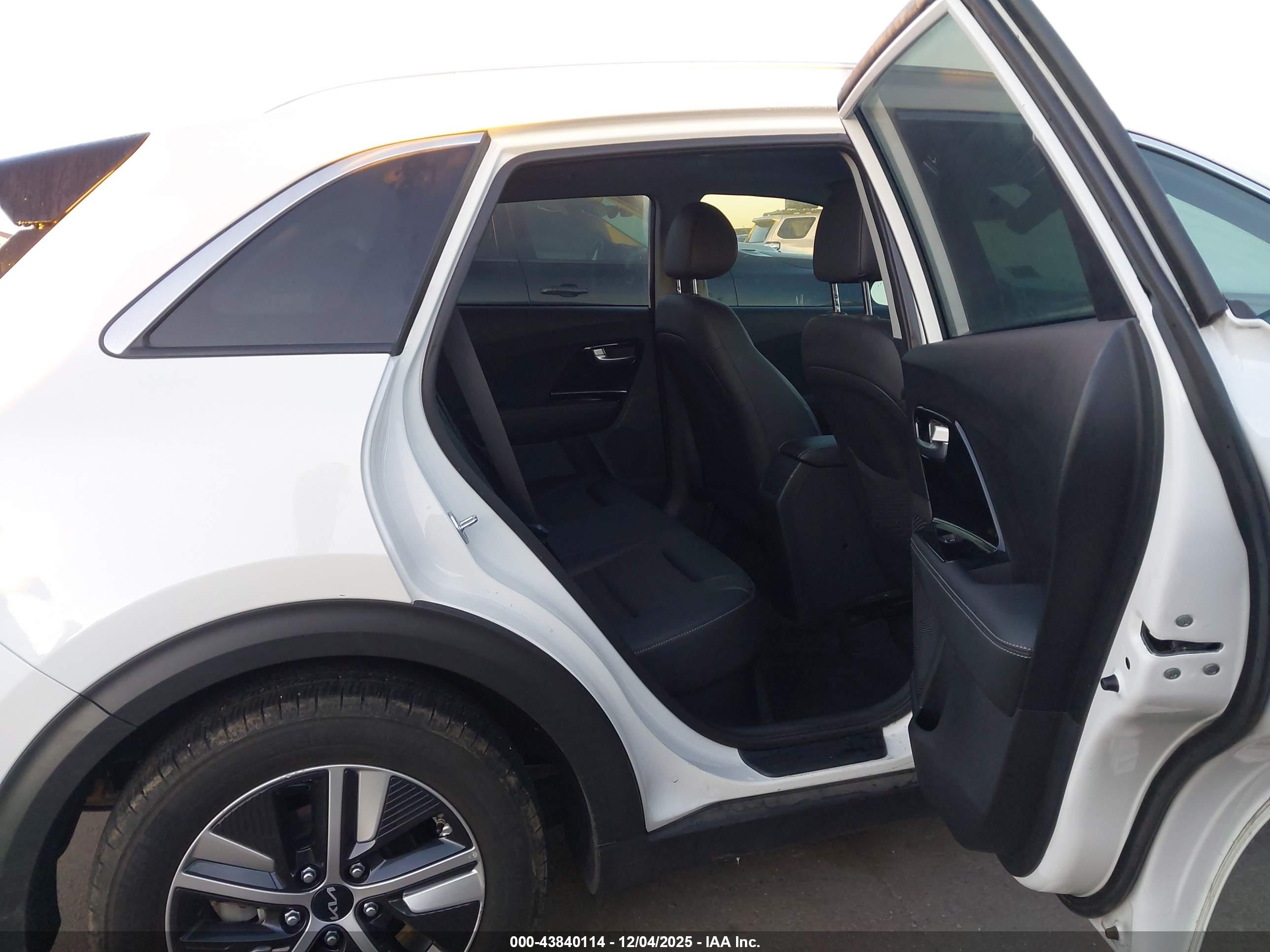 KIA NIRO image 8
