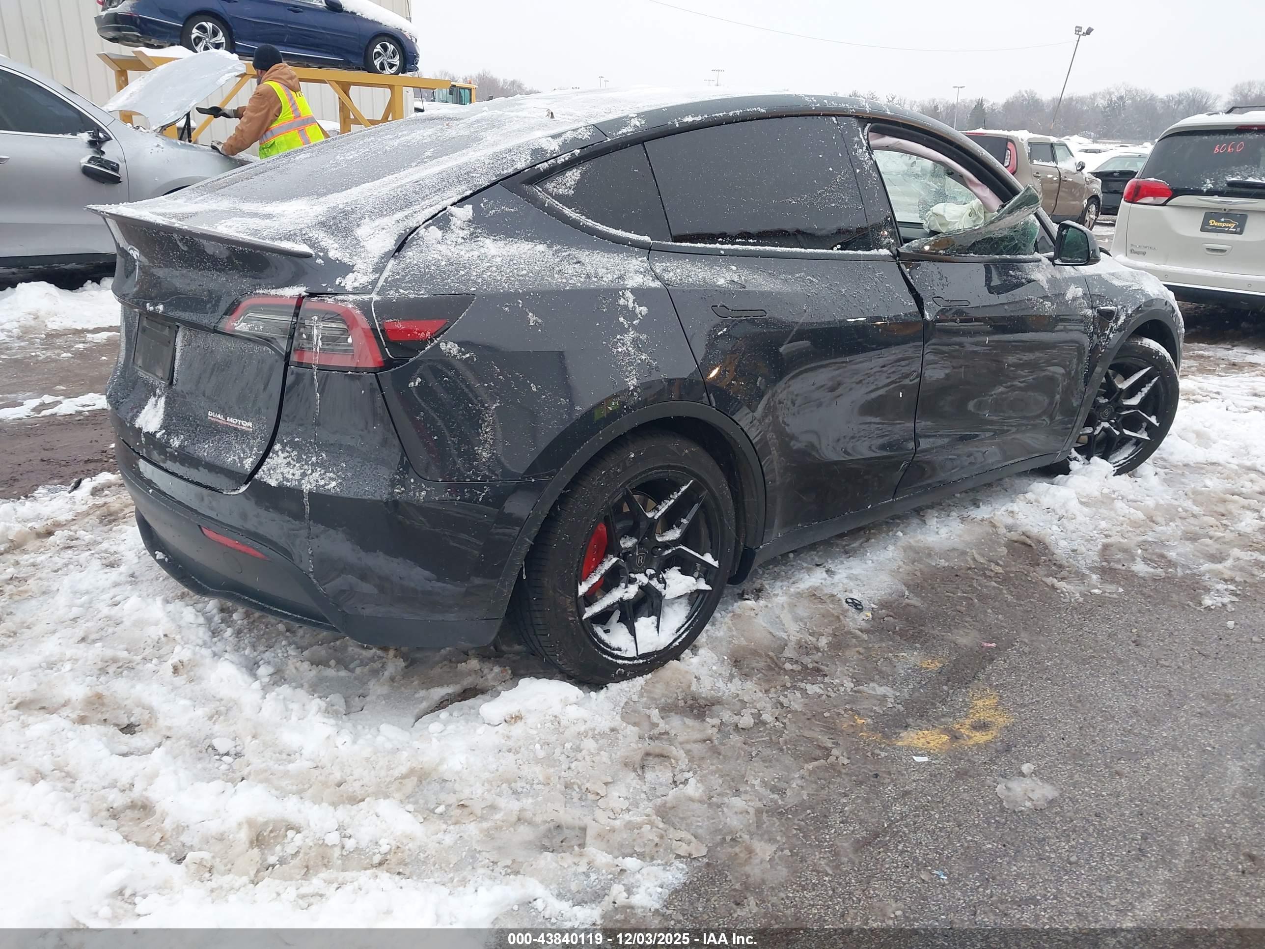 TESLA MODEL image 4