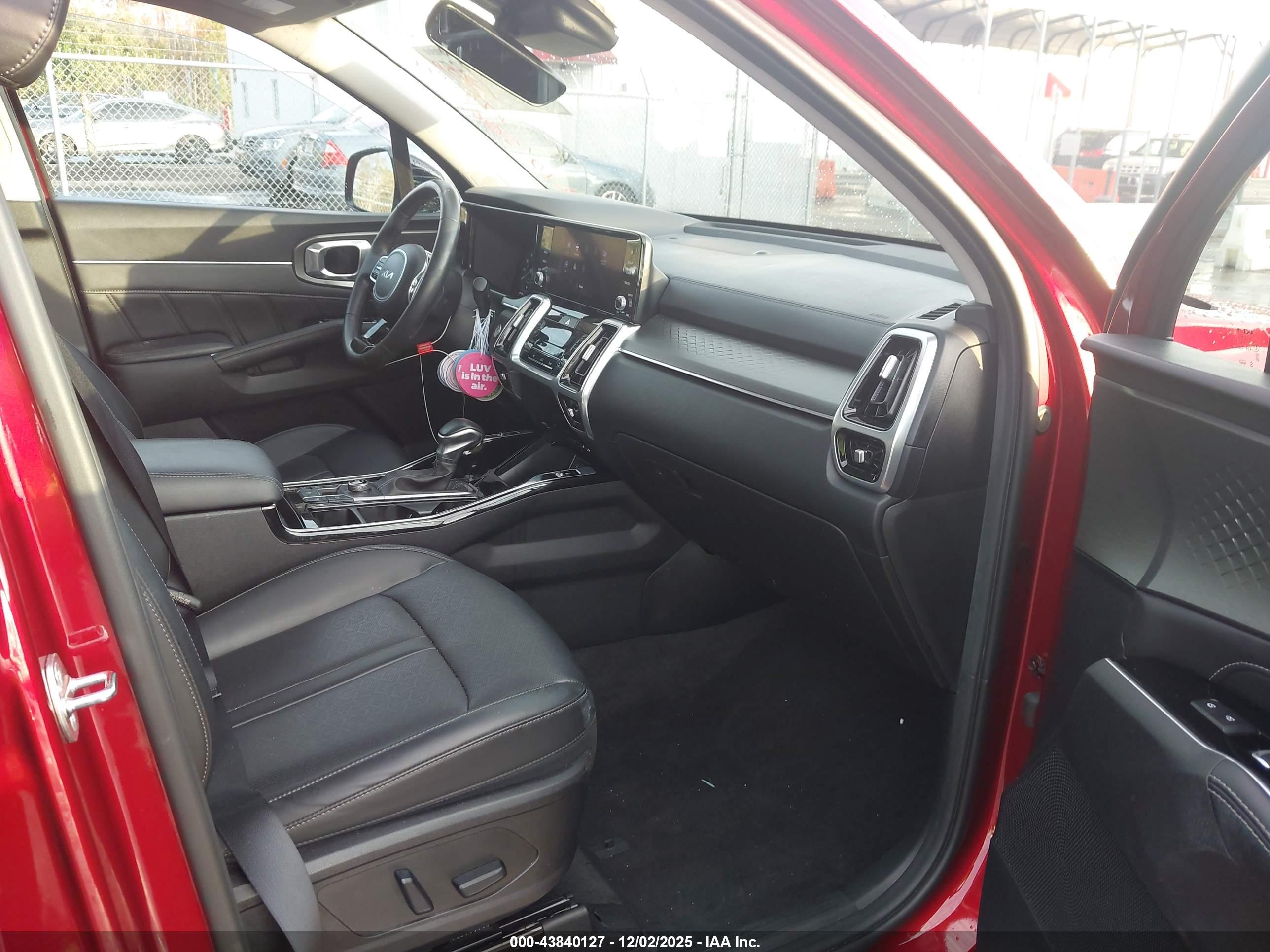 KIA SORENTO image 5