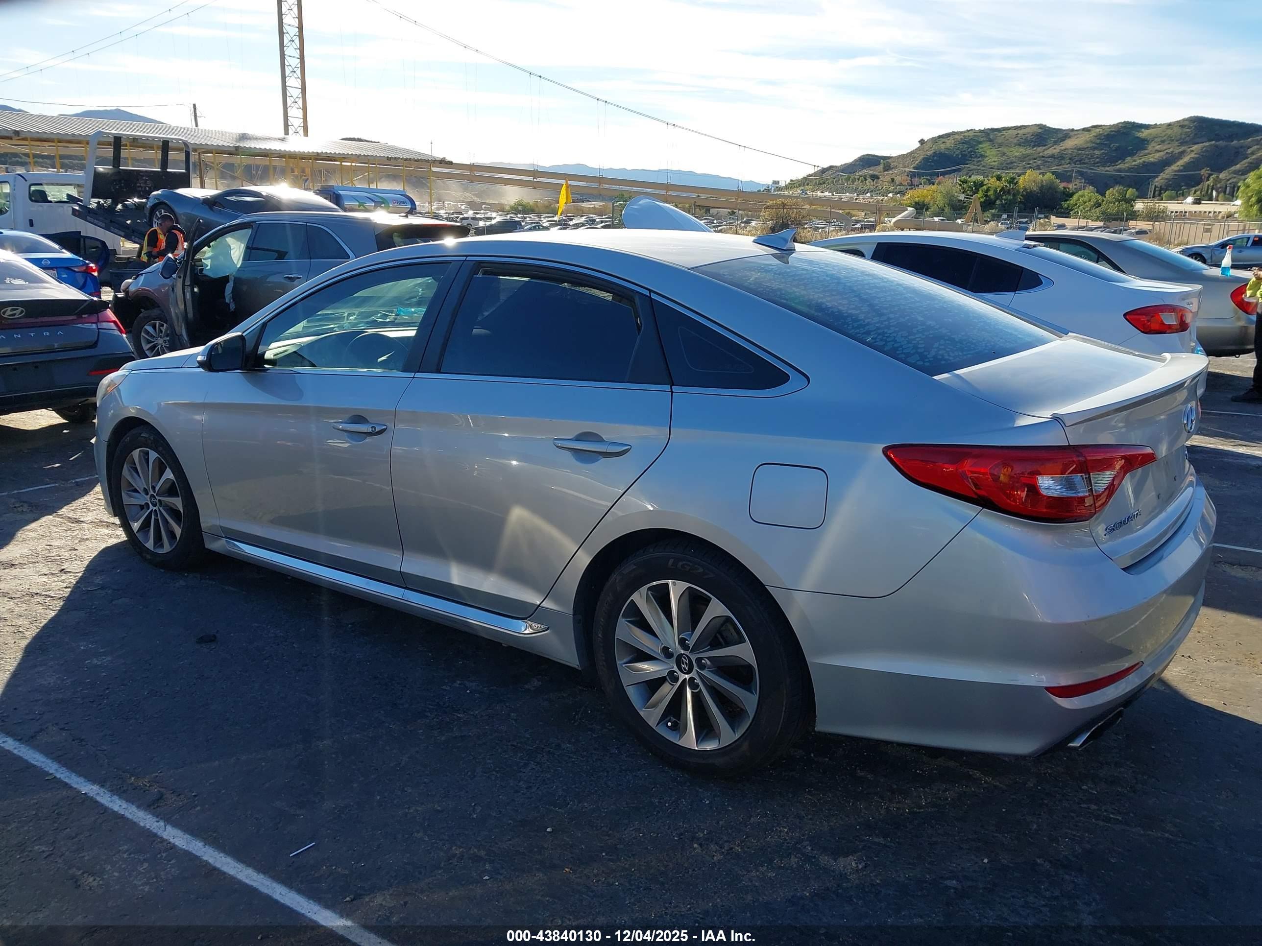 HYUNDAI SONATA image 3