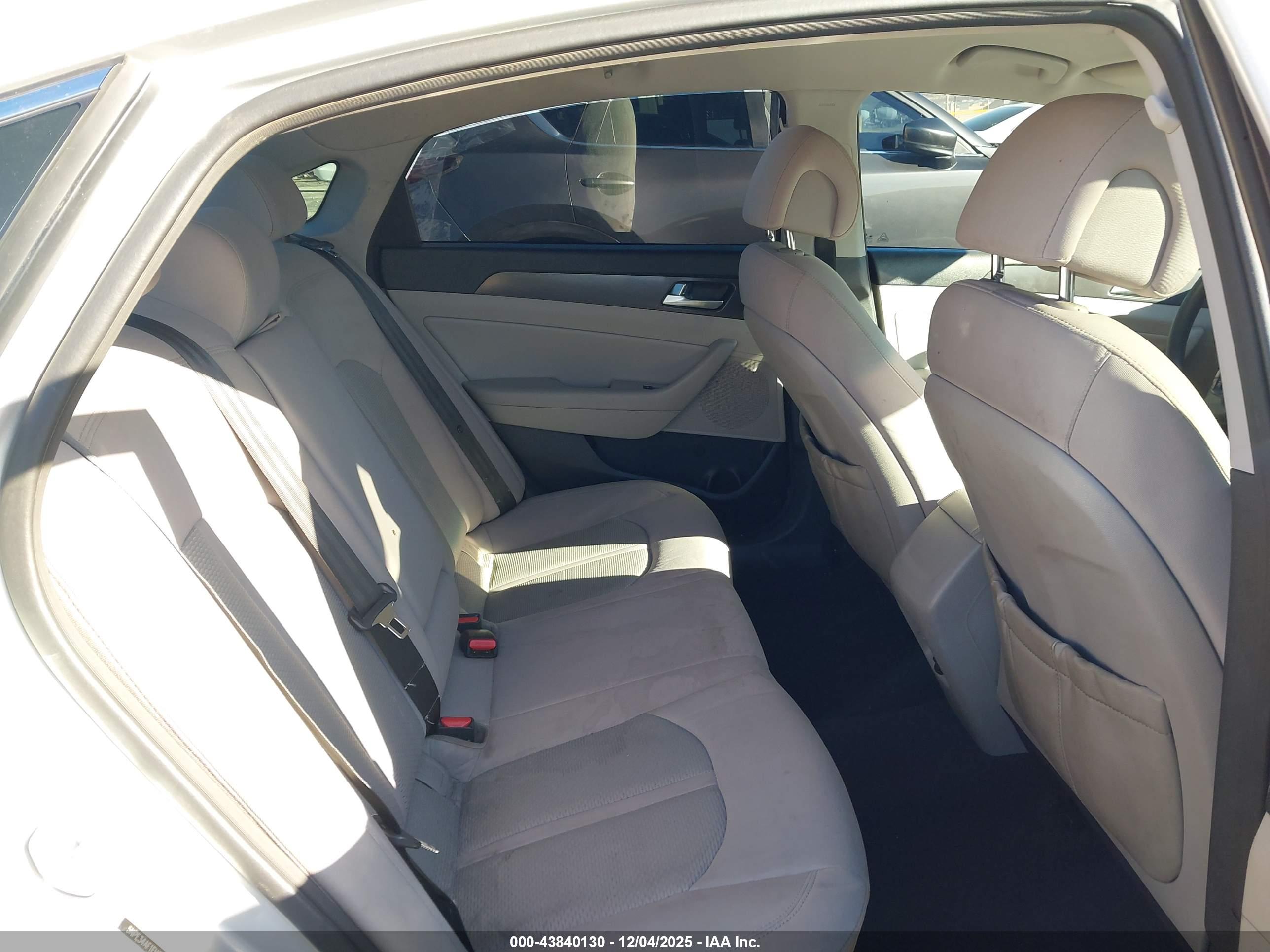 HYUNDAI SONATA image 8