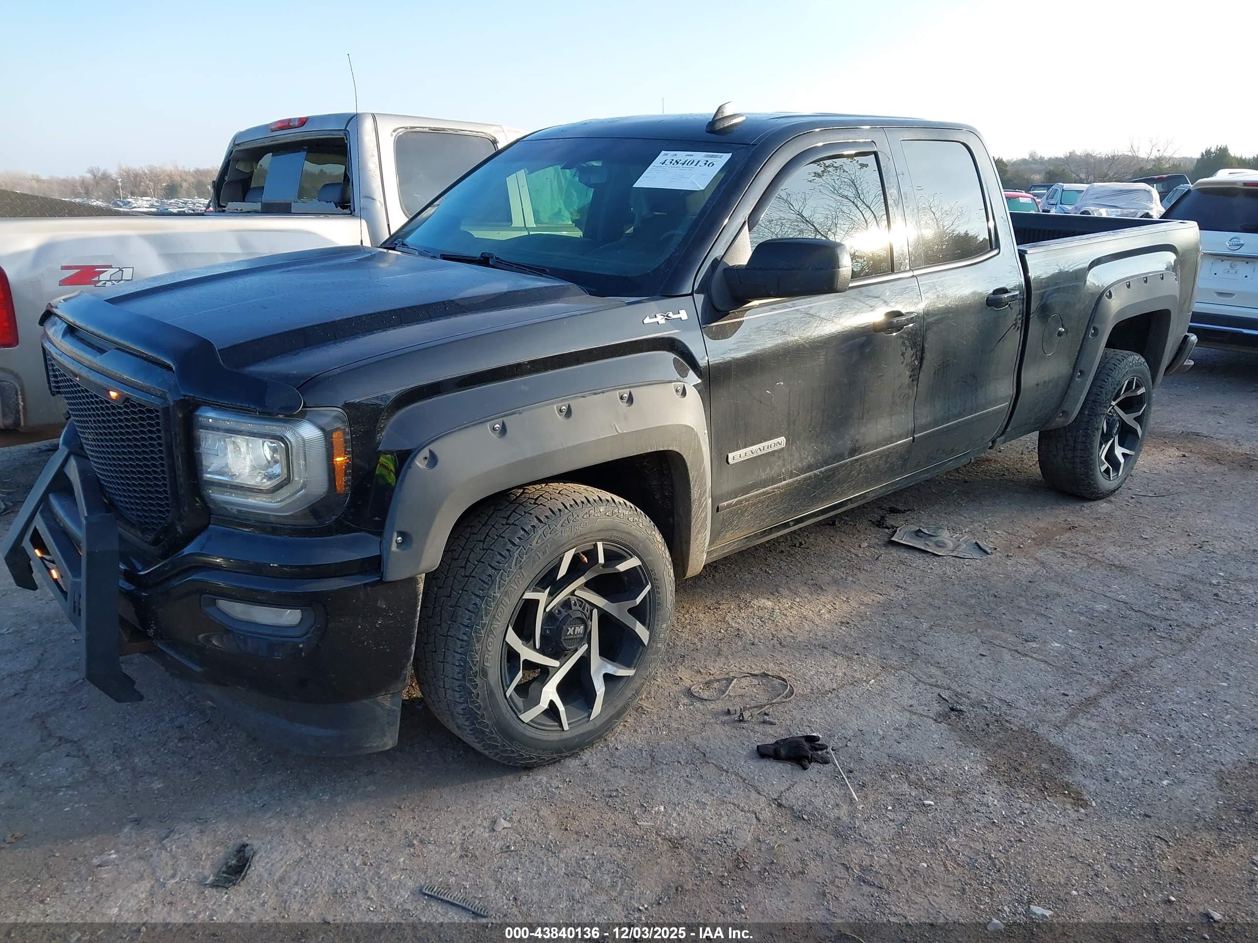 GMC SIERRA image 2