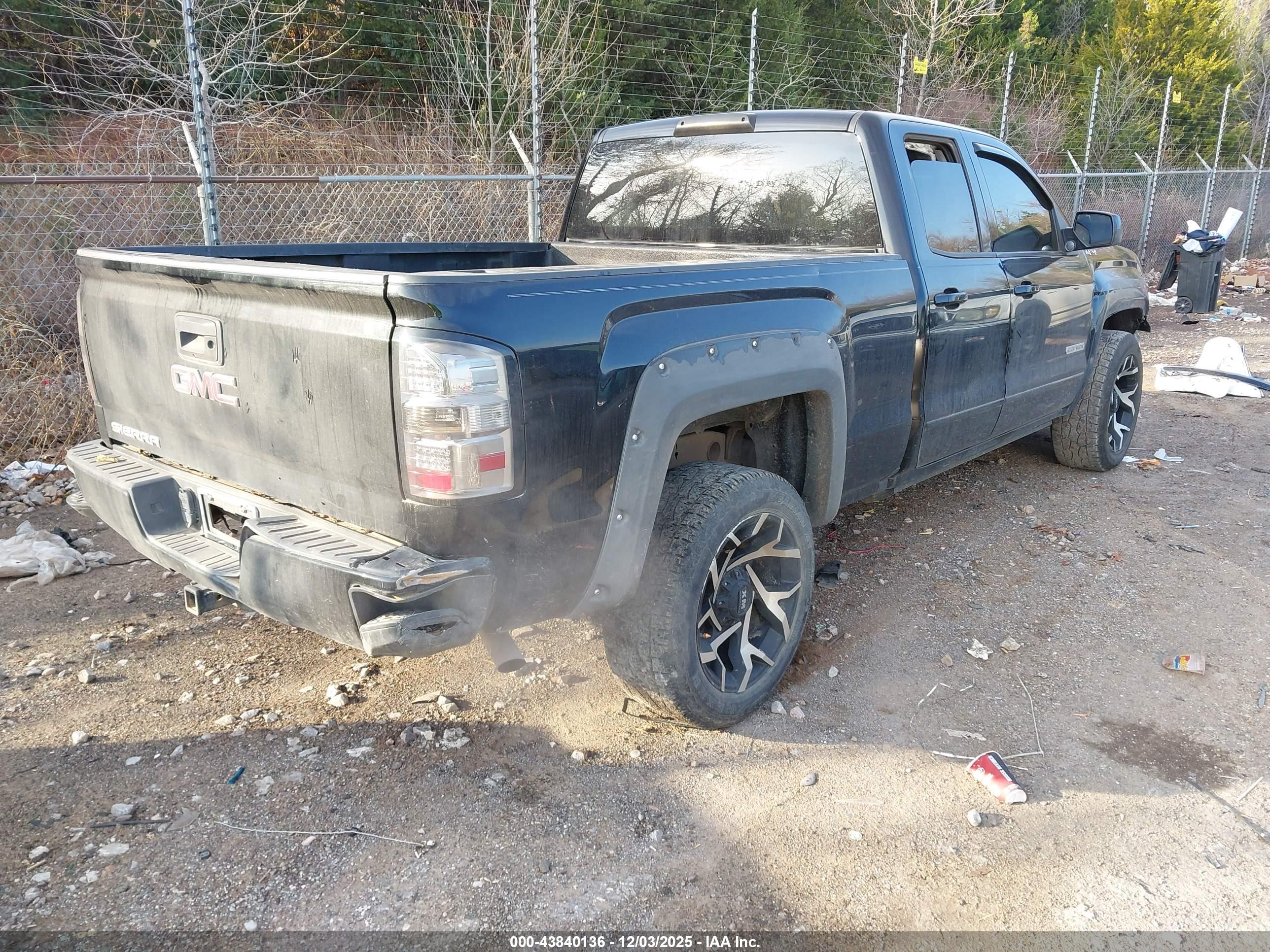 GMC SIERRA image 4