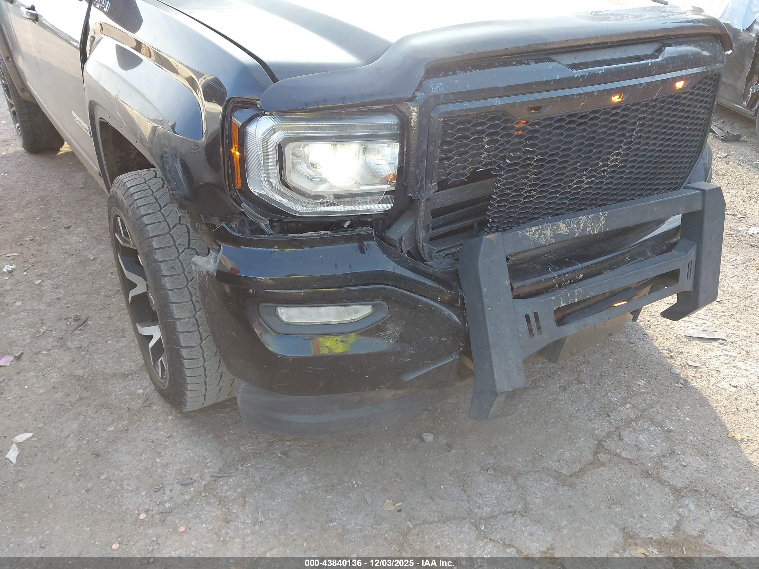 GMC SIERRA image 6