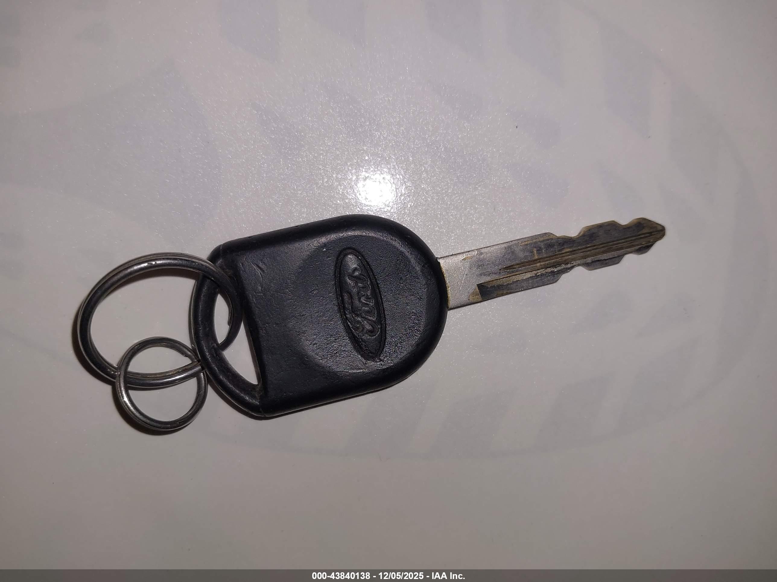 FORD ESCAPE image 11