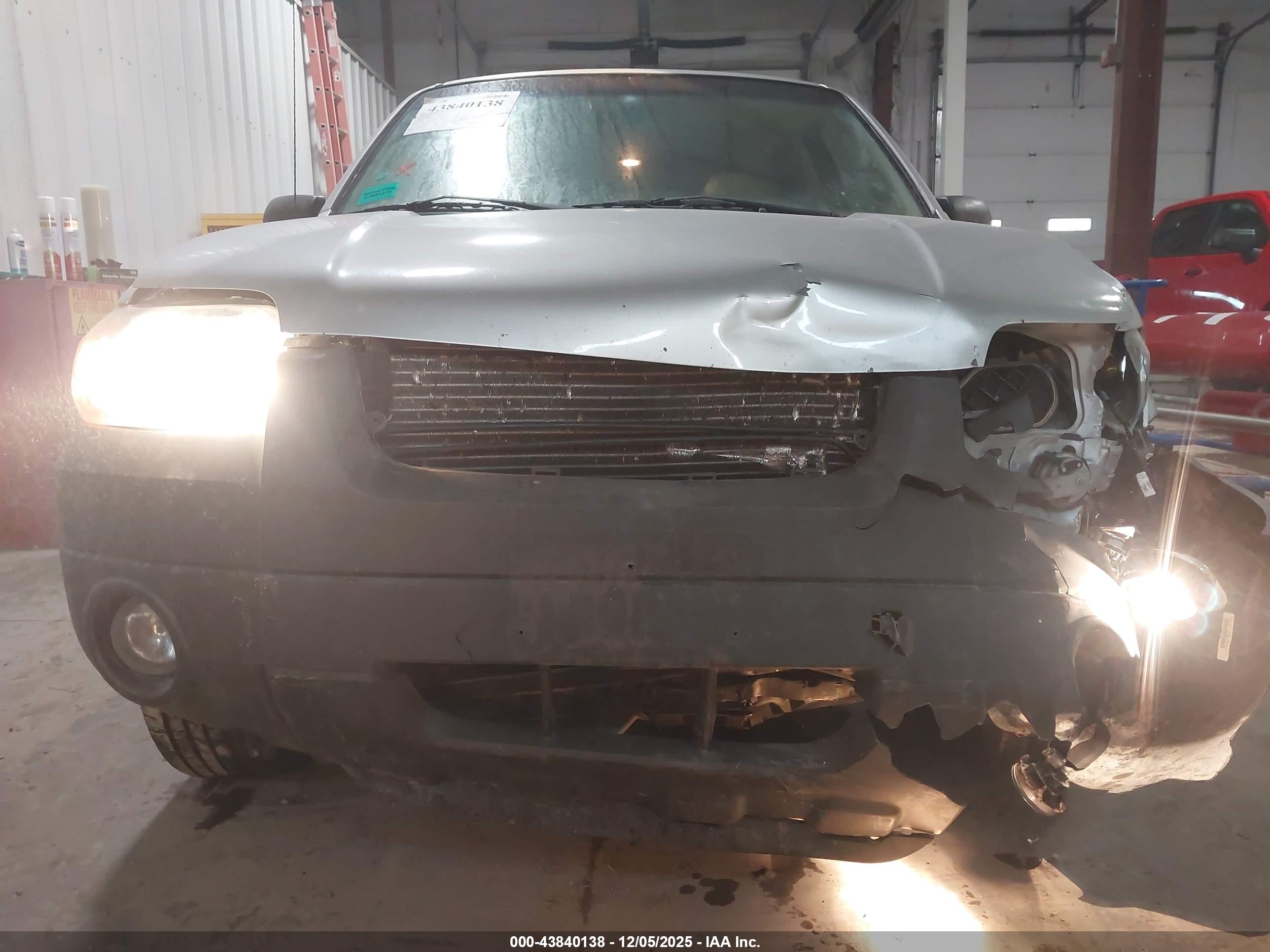 FORD ESCAPE image 6