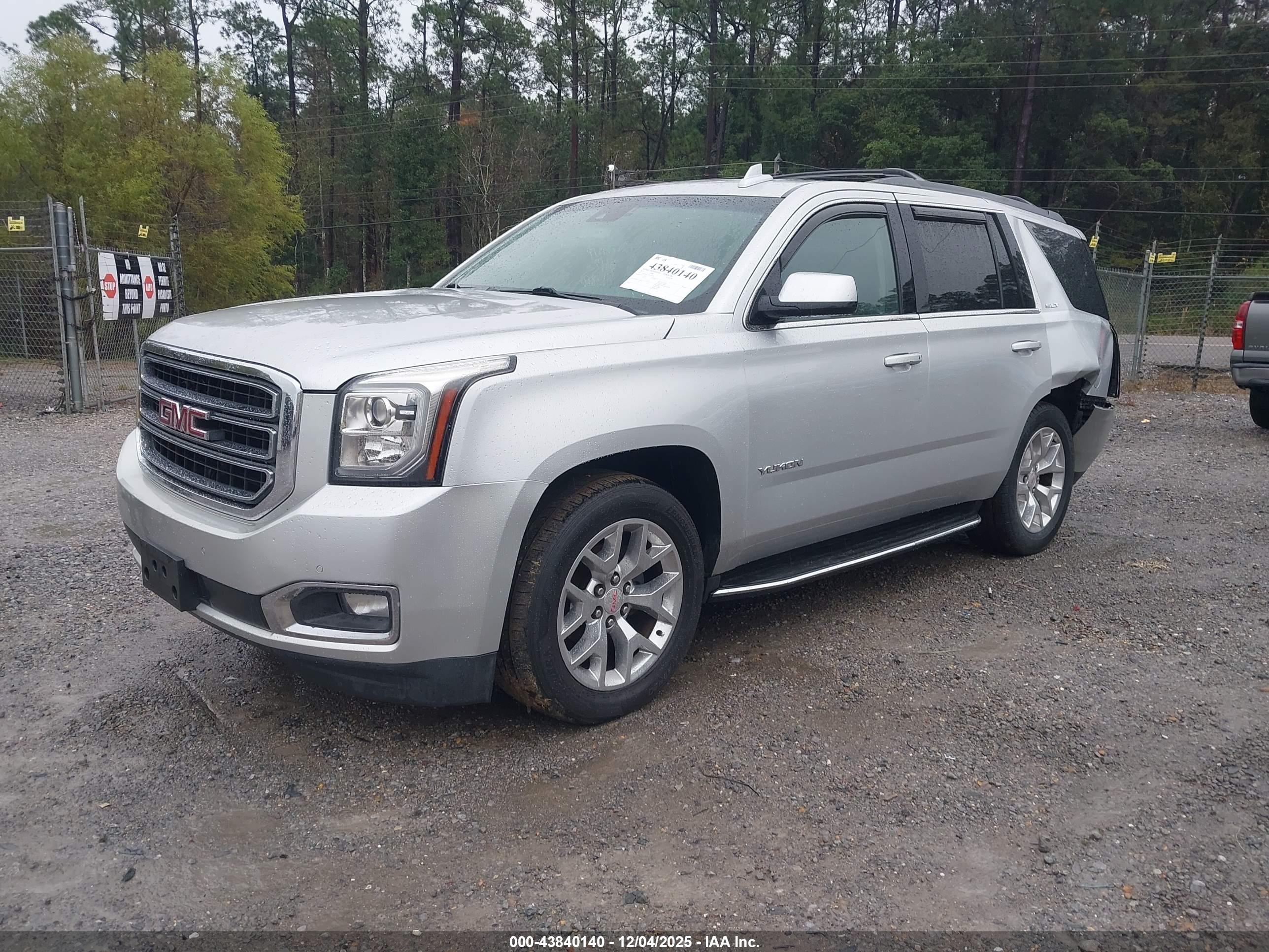 GMC YUKON image 2