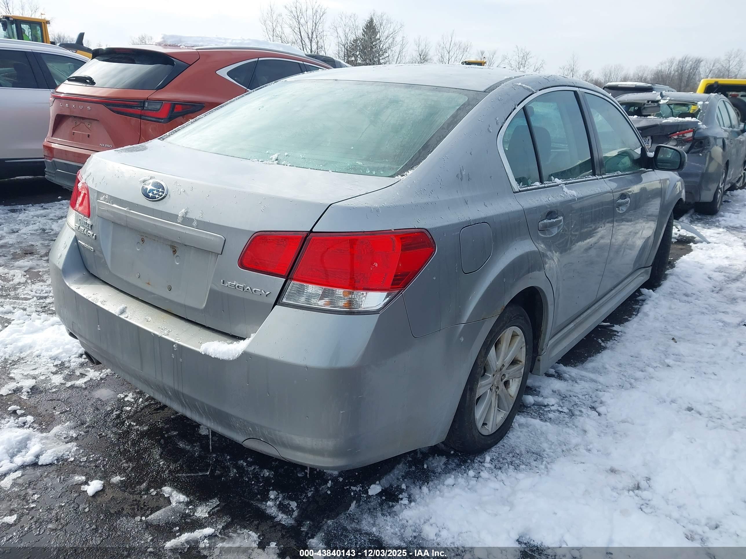 SUBARU LEGACY image 4
