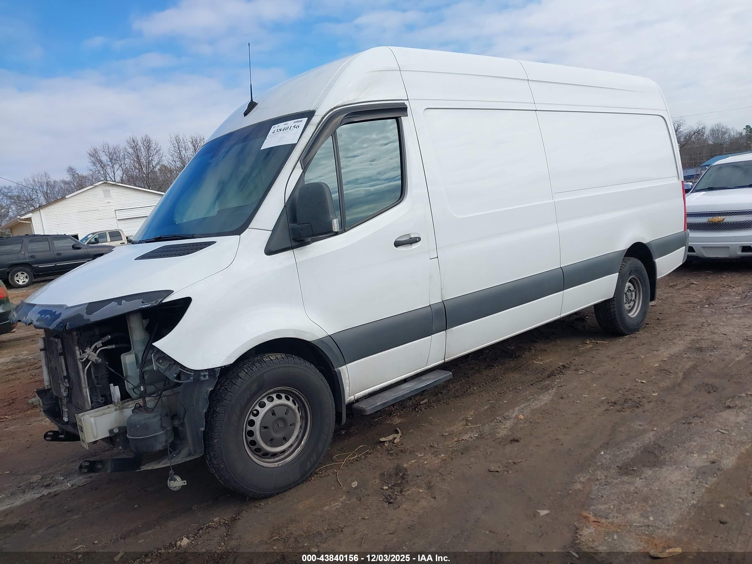 MERCEDES-BENZ SPRINTER image 2