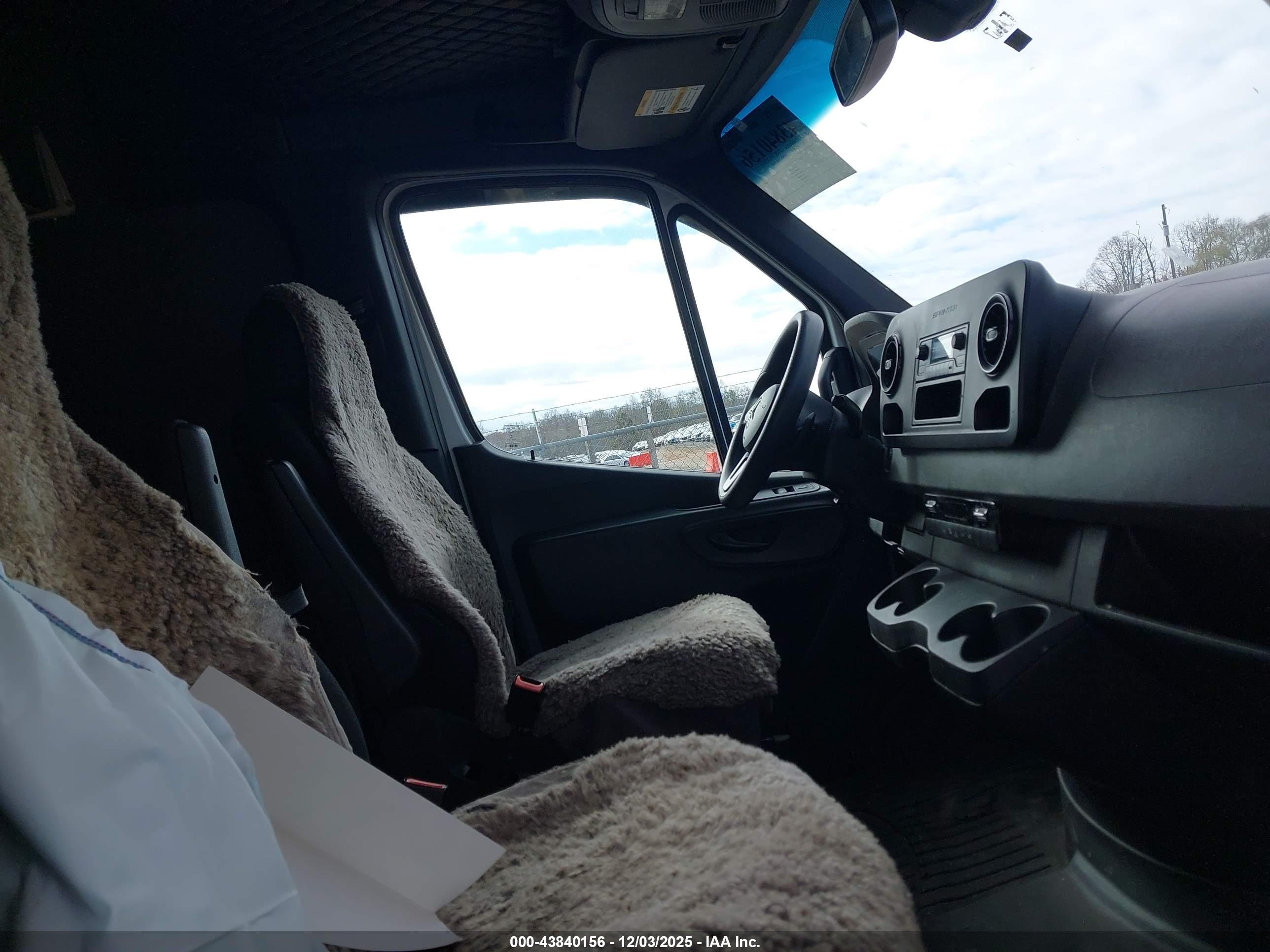 MERCEDES-BENZ SPRINTER image 5