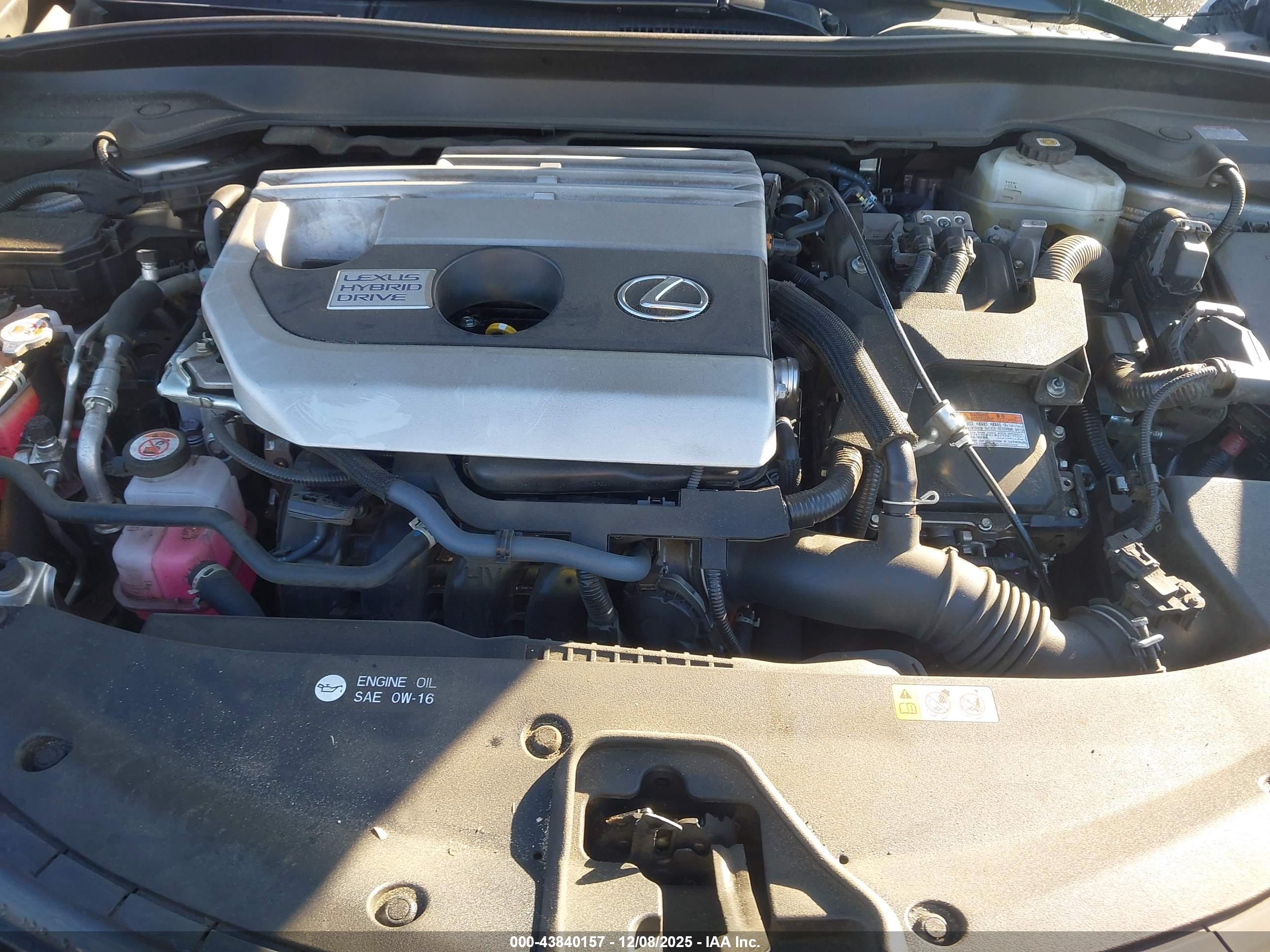 LEXUS UX image 10