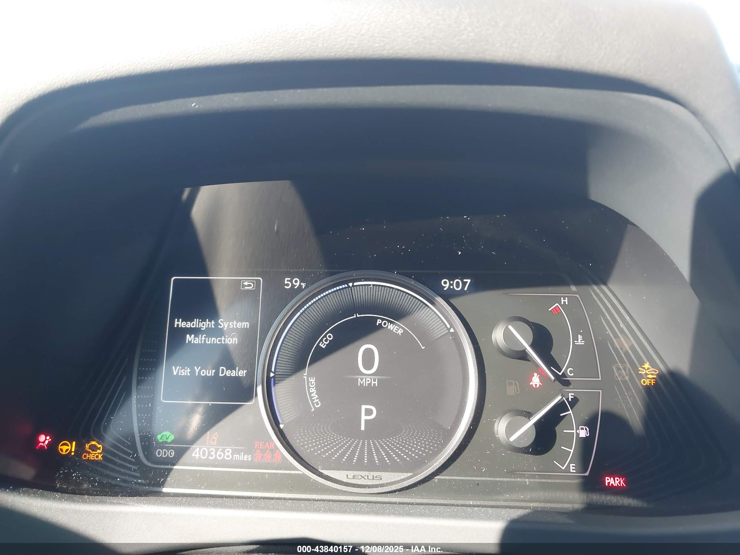 LEXUS UX image 7