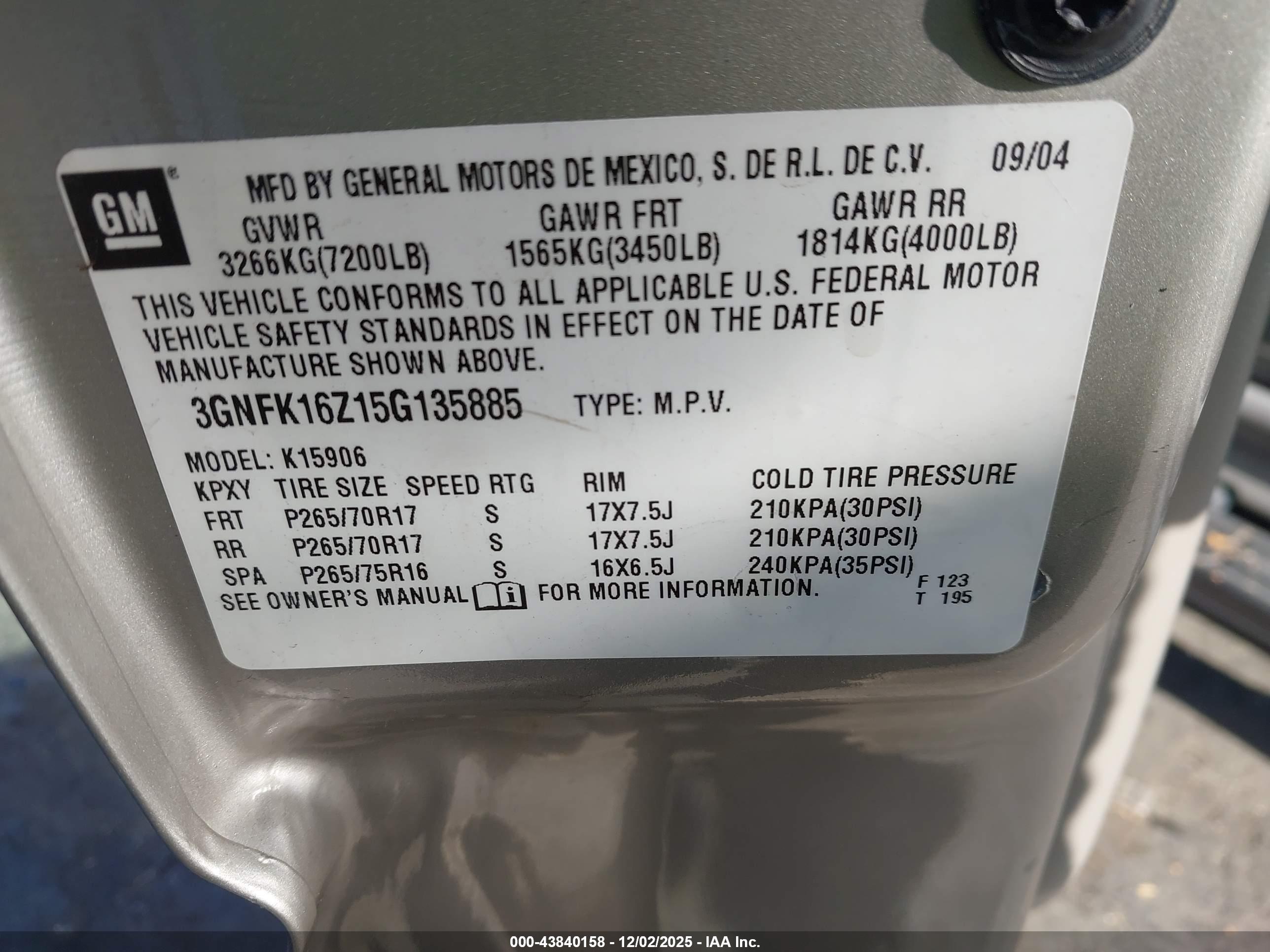 CHEVROLET SUBURBAN image 9