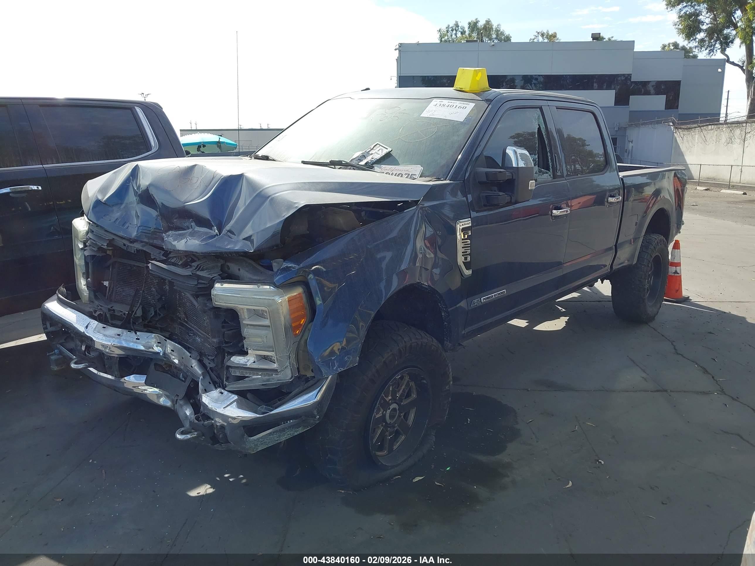 FORD F-250 image 2