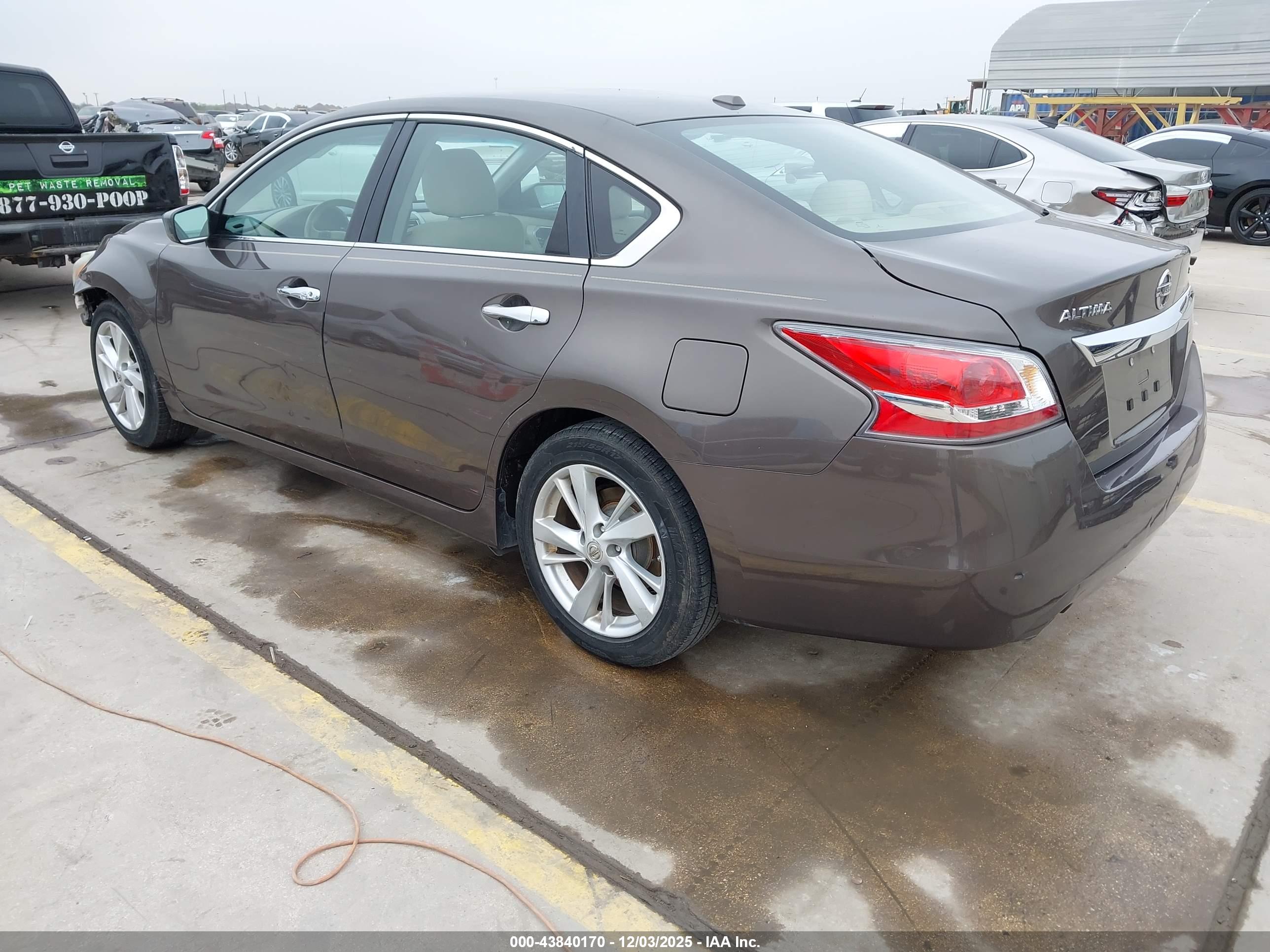 NISSAN ALTIMA image 3
