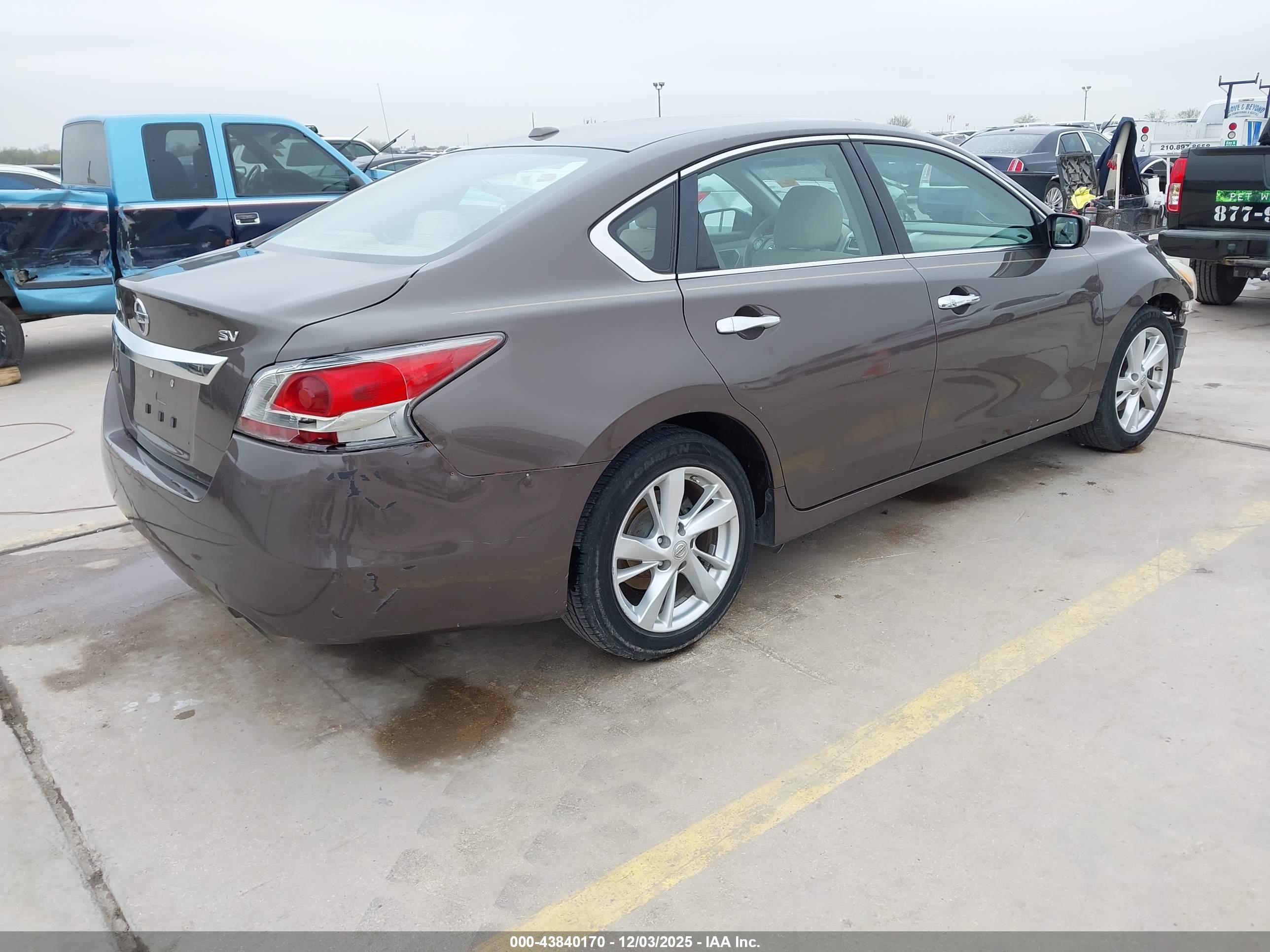 NISSAN ALTIMA image 4