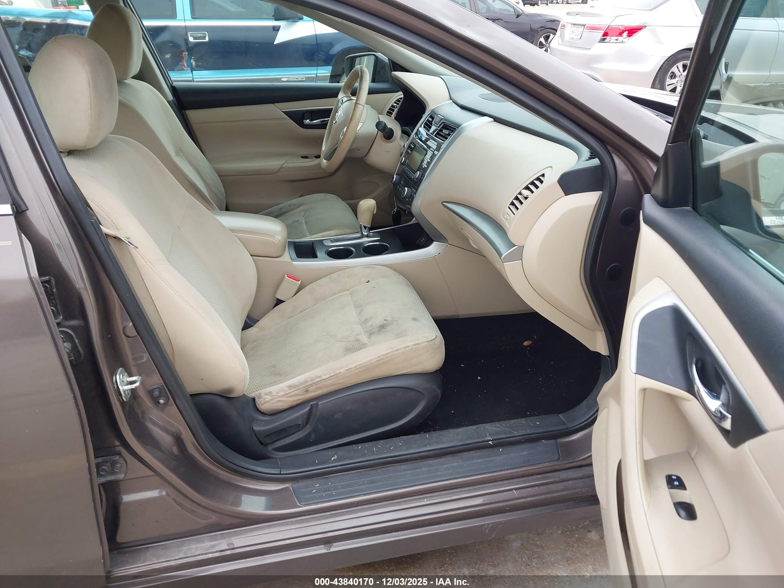 NISSAN ALTIMA image 5