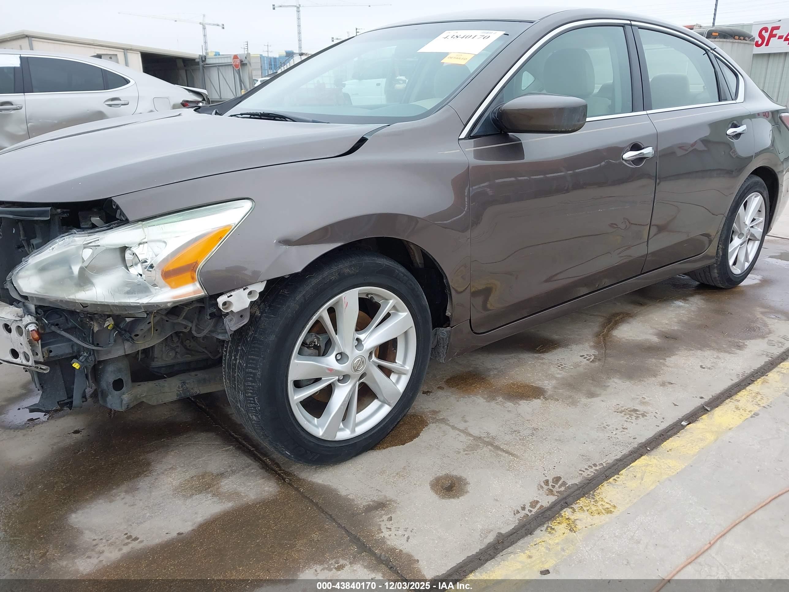 NISSAN ALTIMA image 6