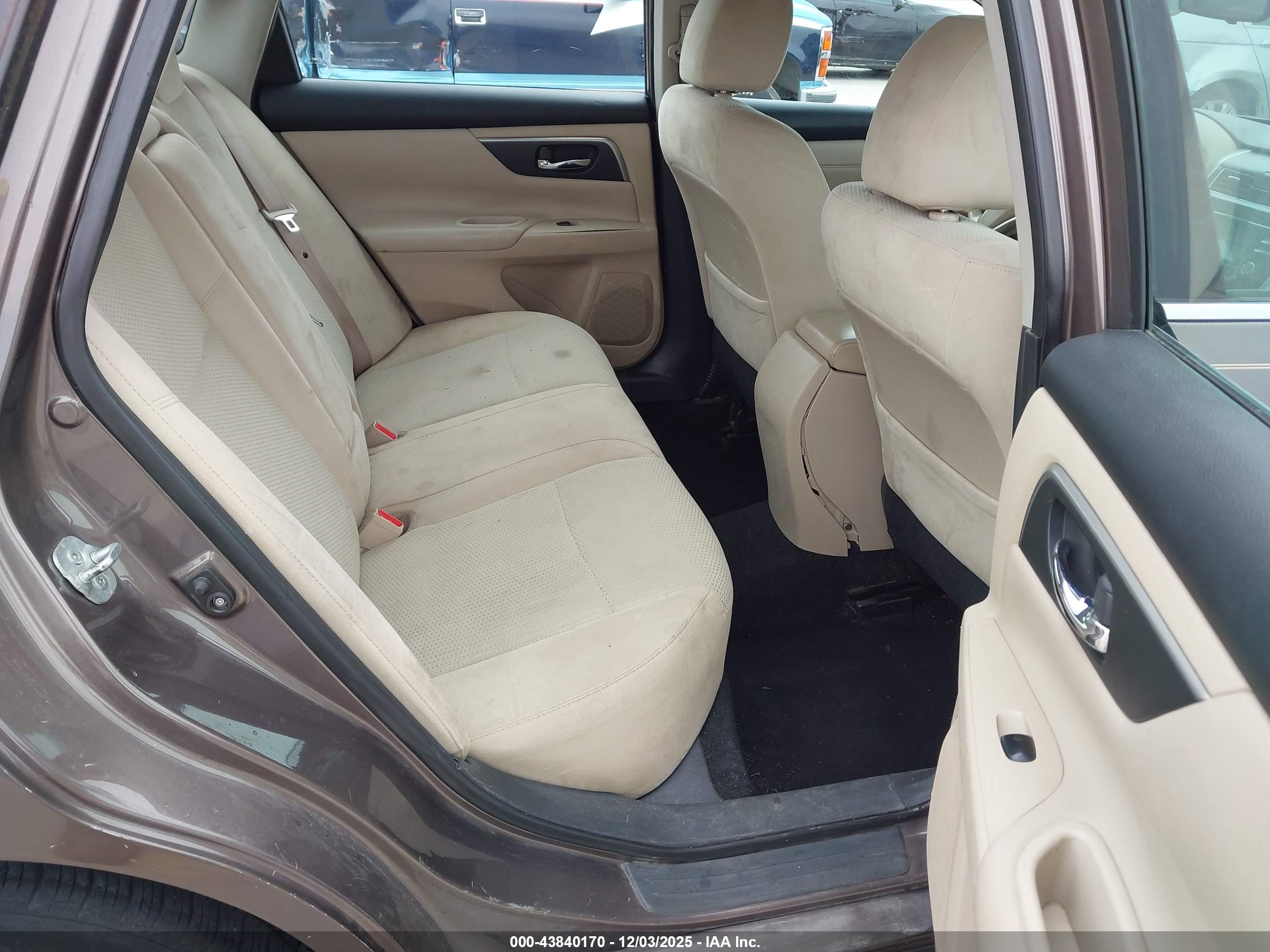 NISSAN ALTIMA image 8