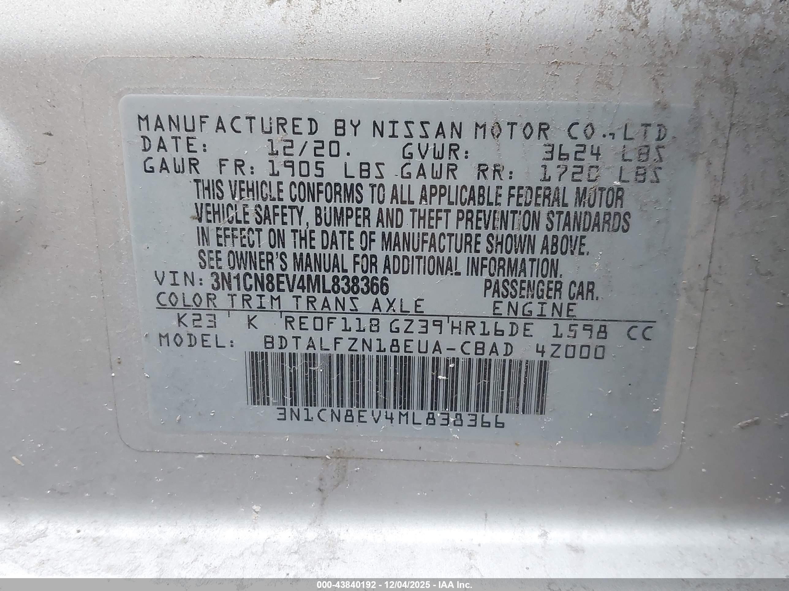 NISSAN VERSA image 9