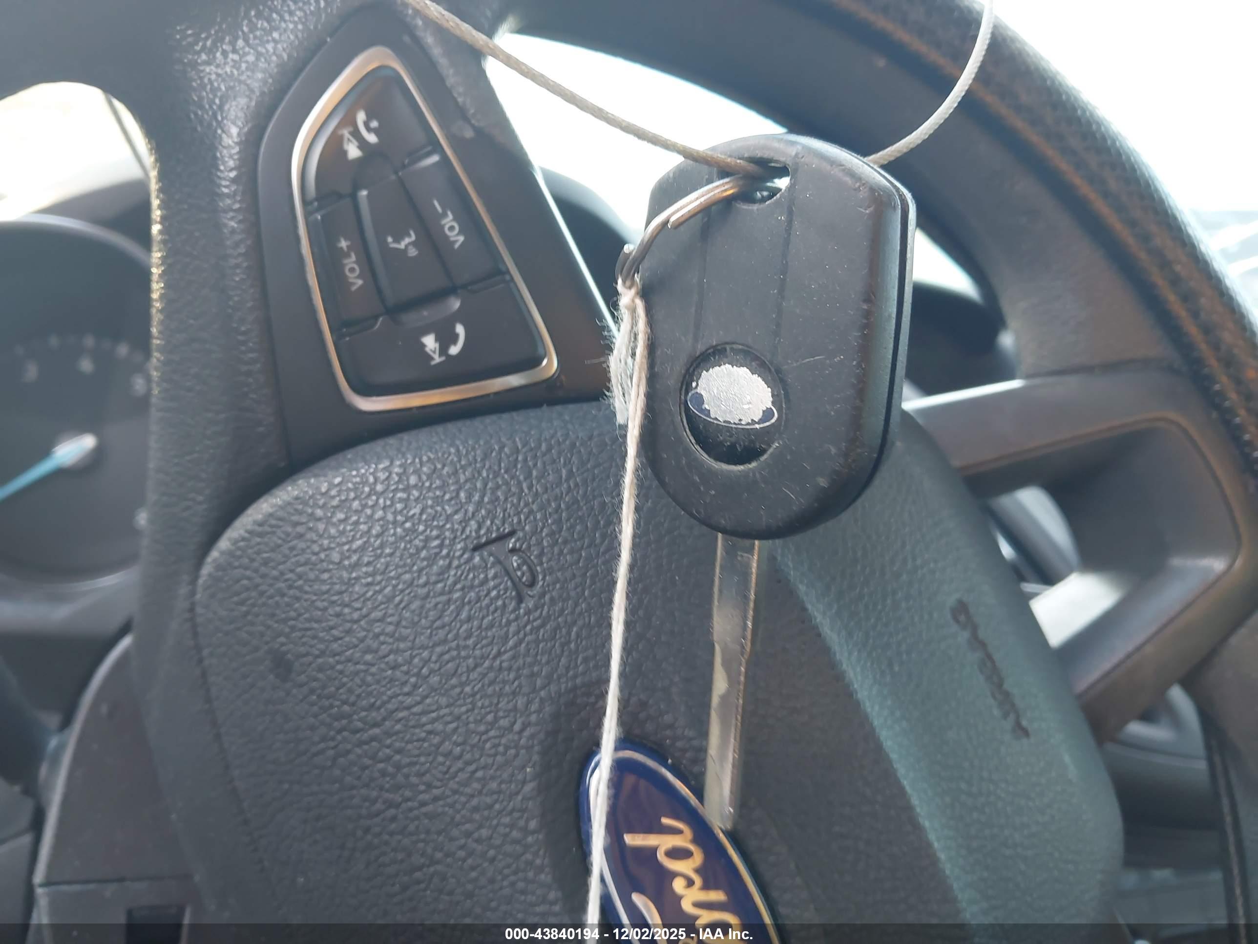 FORD ESCAPE image 11