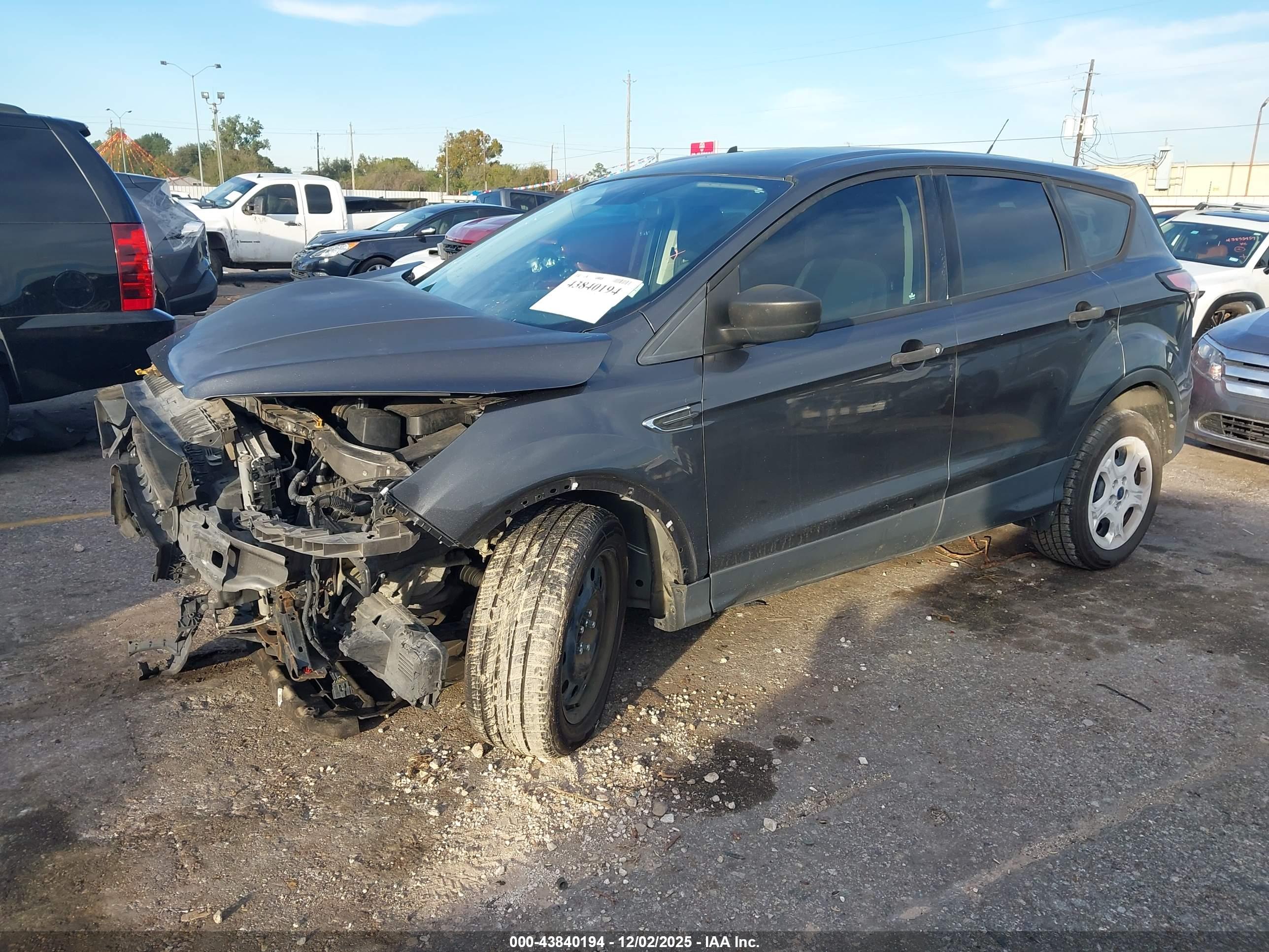 FORD ESCAPE image 2