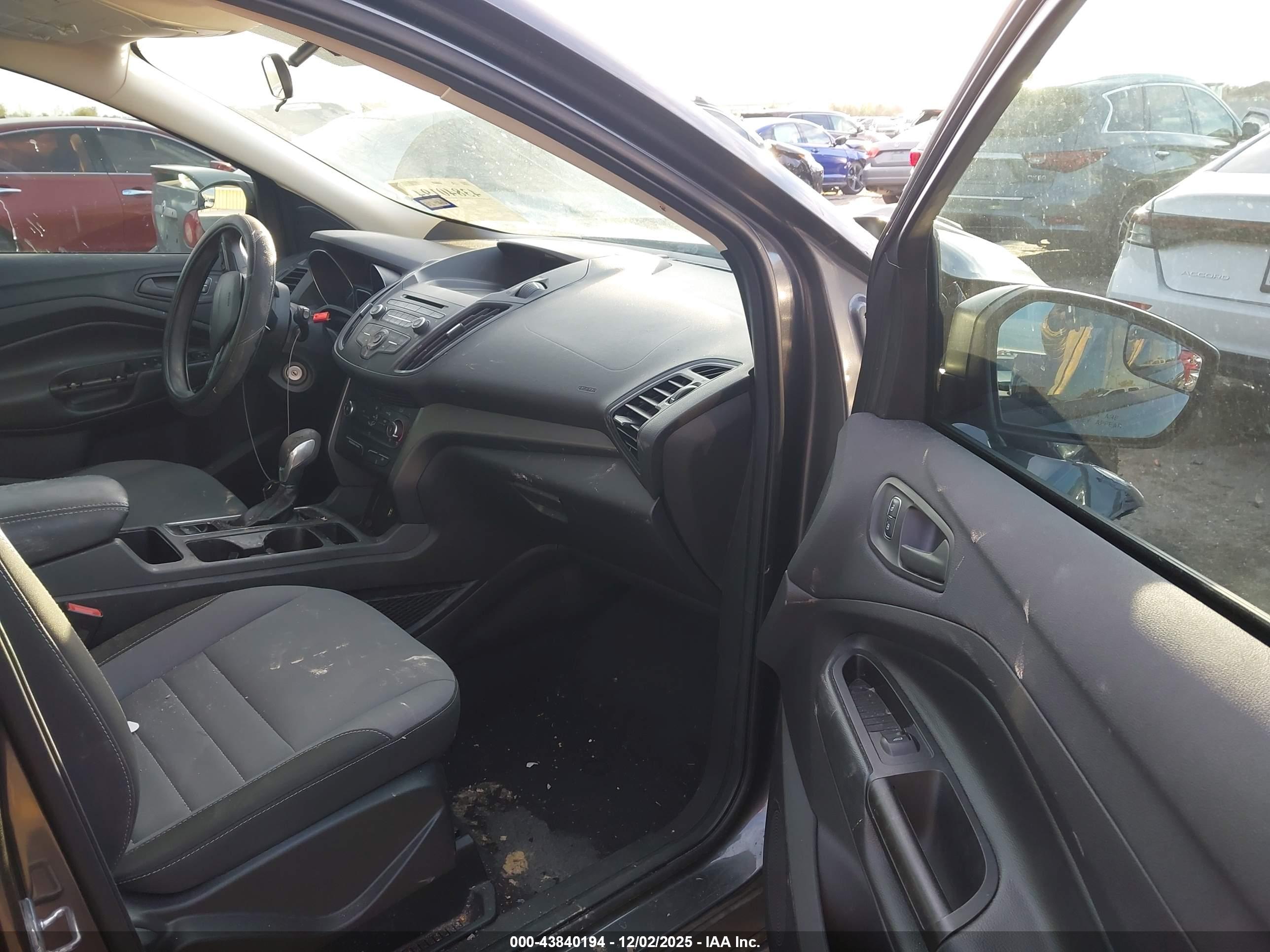FORD ESCAPE image 5