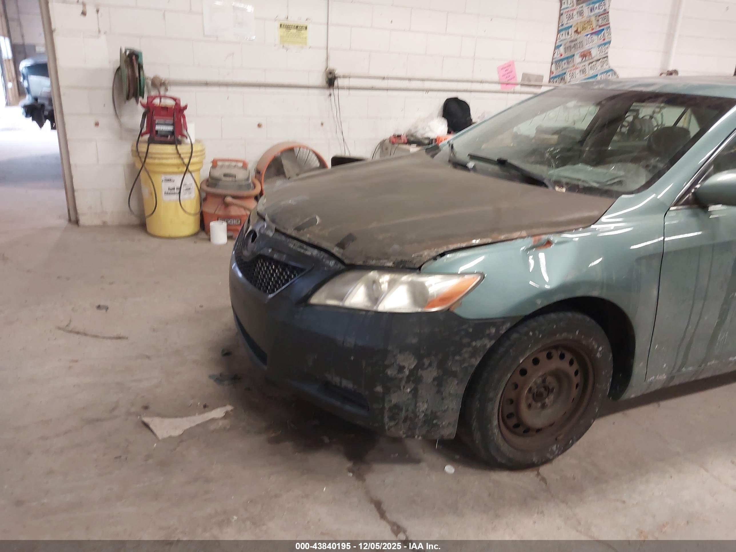TOYOTA CAMRY image 6