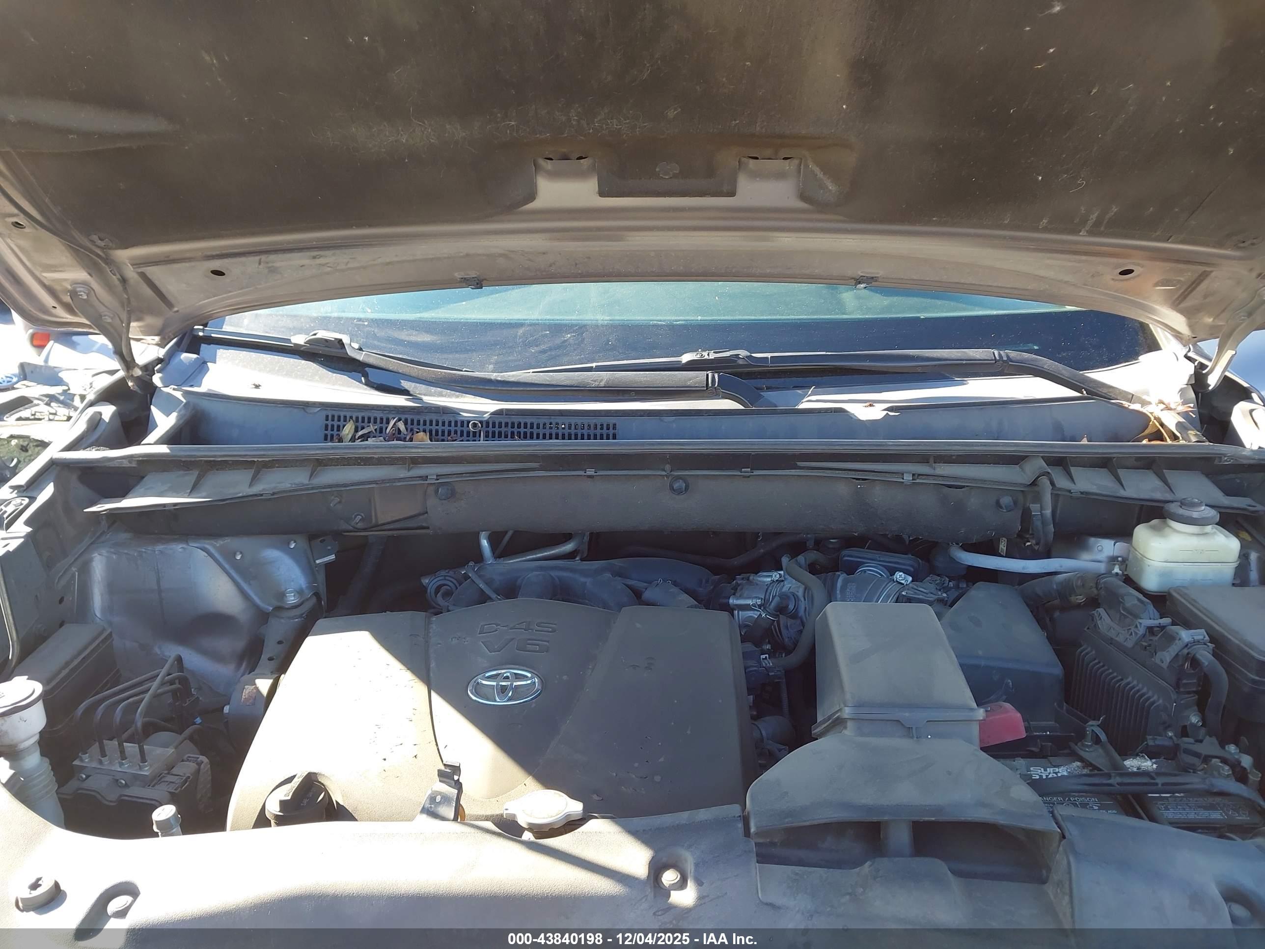 TOYOTA HIGHLANDER image 10