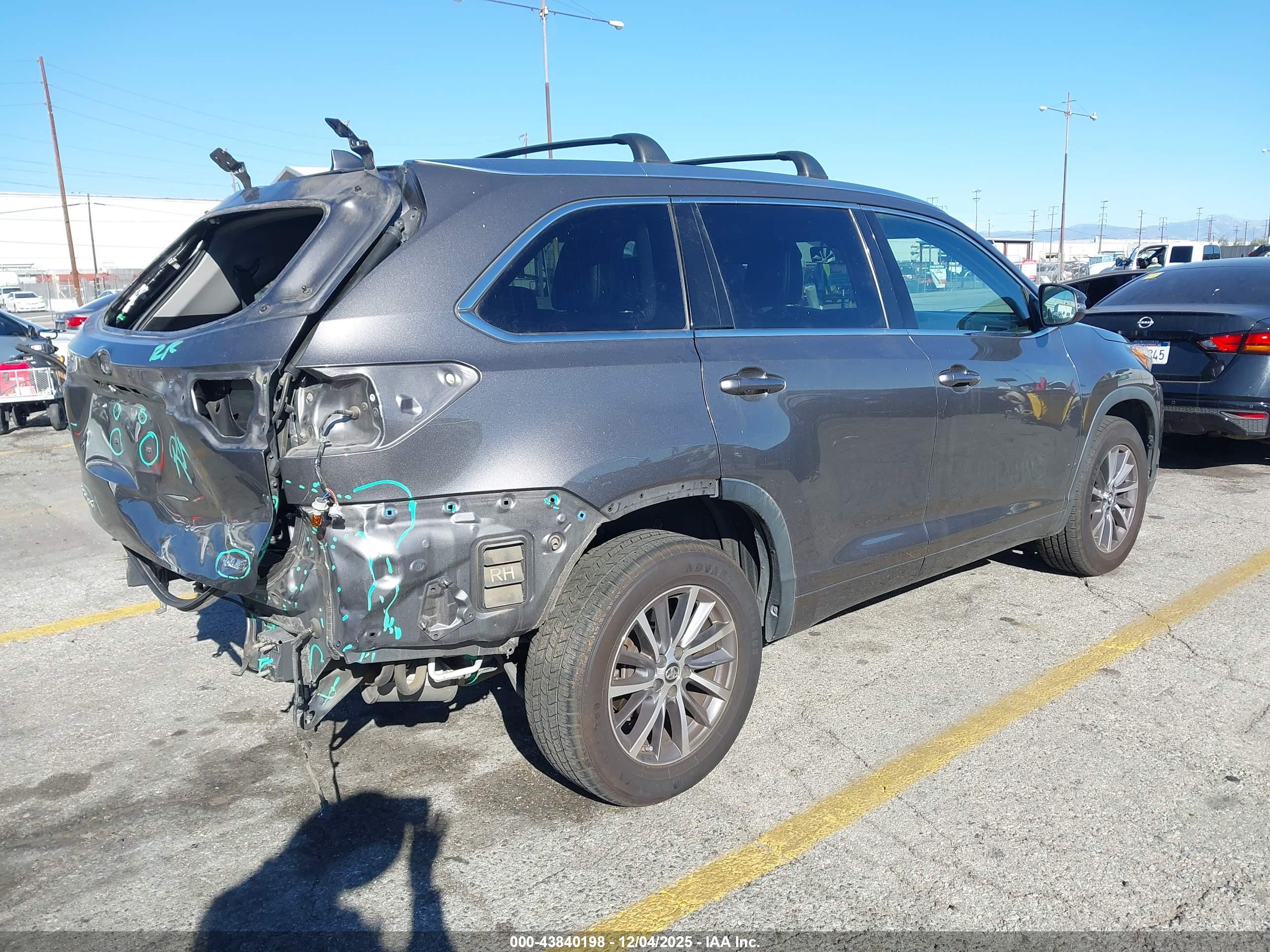 TOYOTA HIGHLANDER image 4