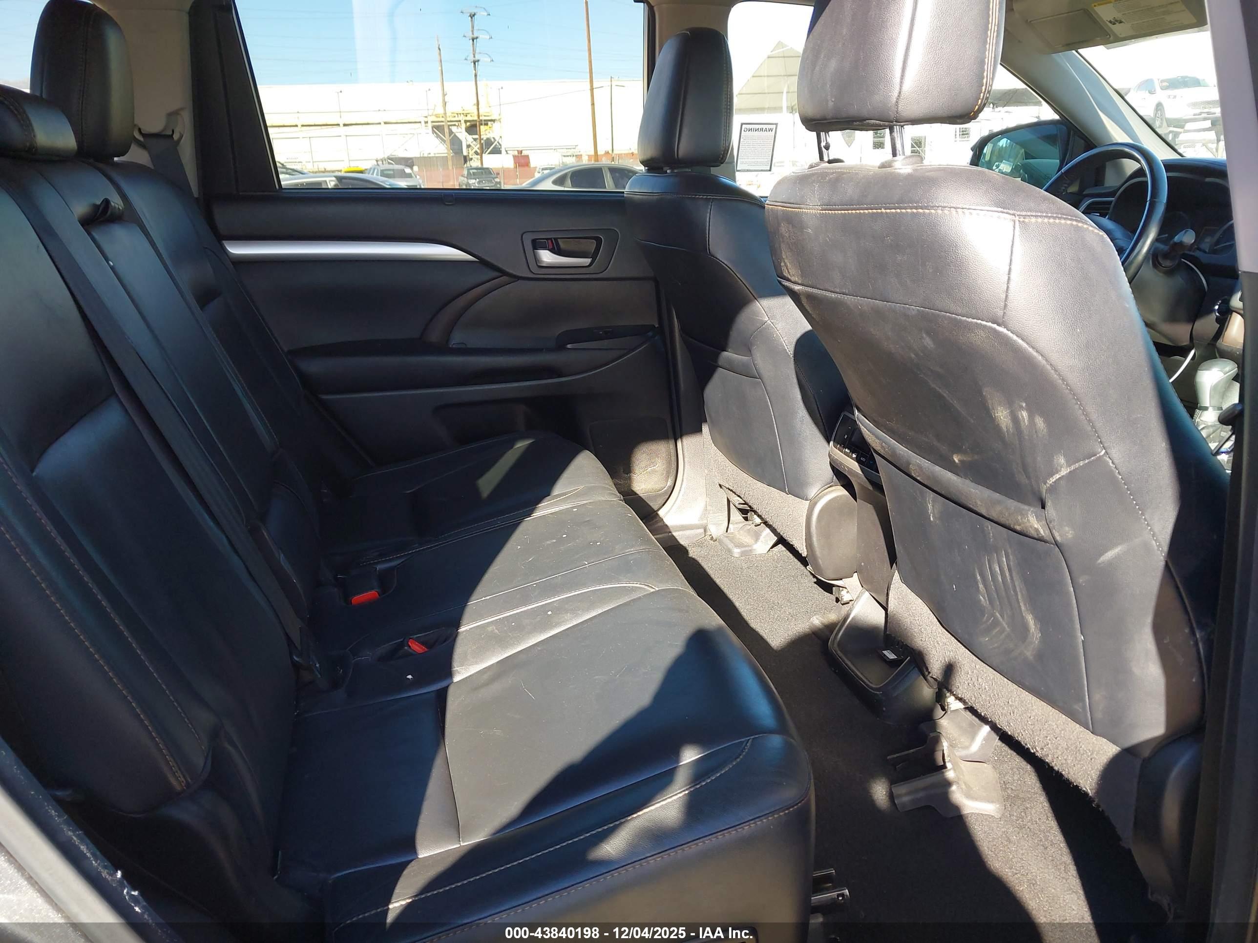 TOYOTA HIGHLANDER image 8