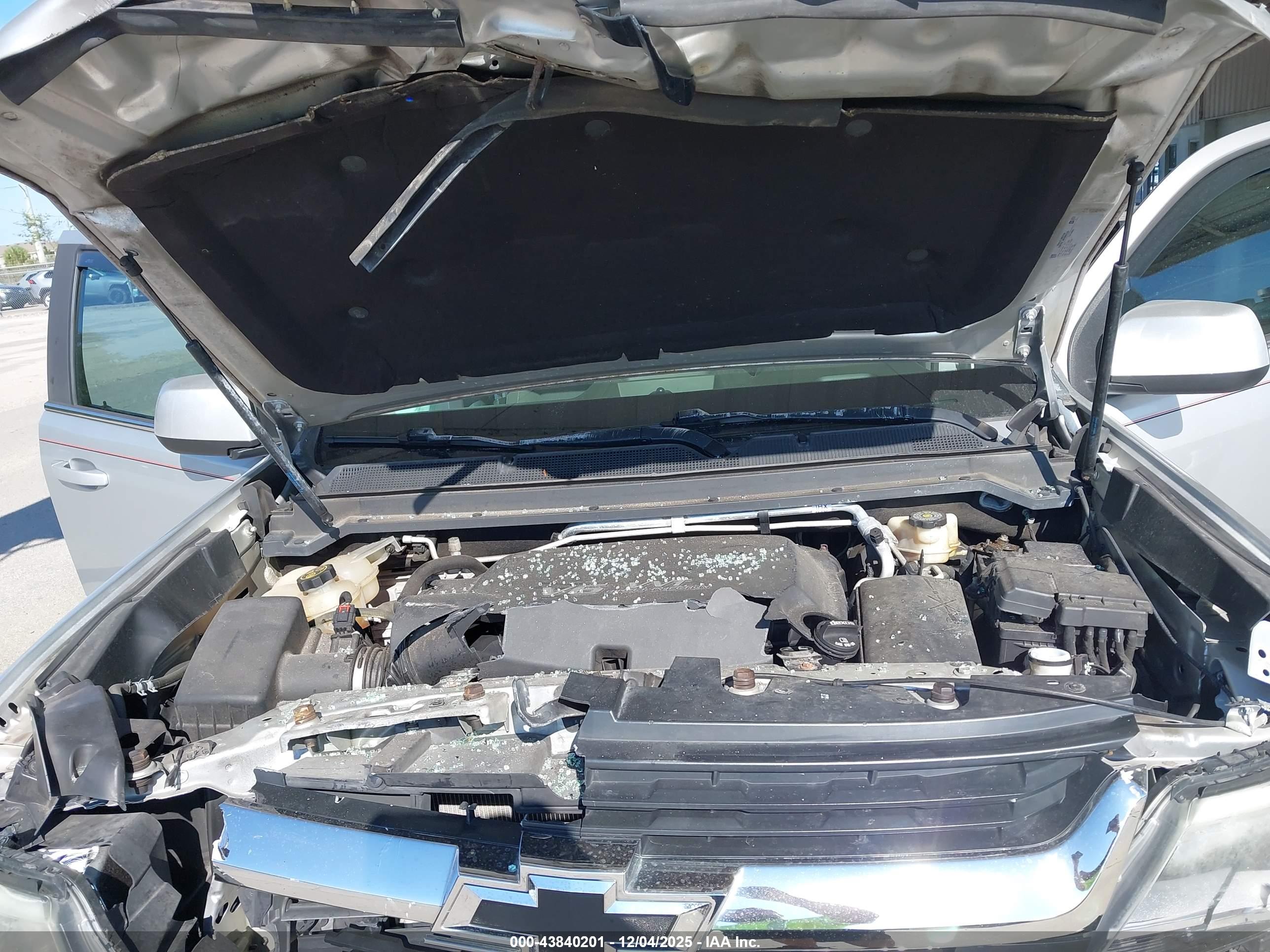 CHEVROLET COLORADO image 10